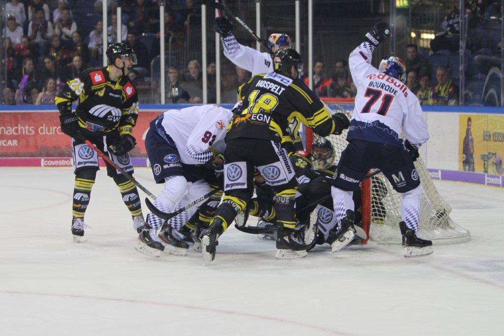 Pinguine mussten sich dem EHC Red Bull München geschlagen geben