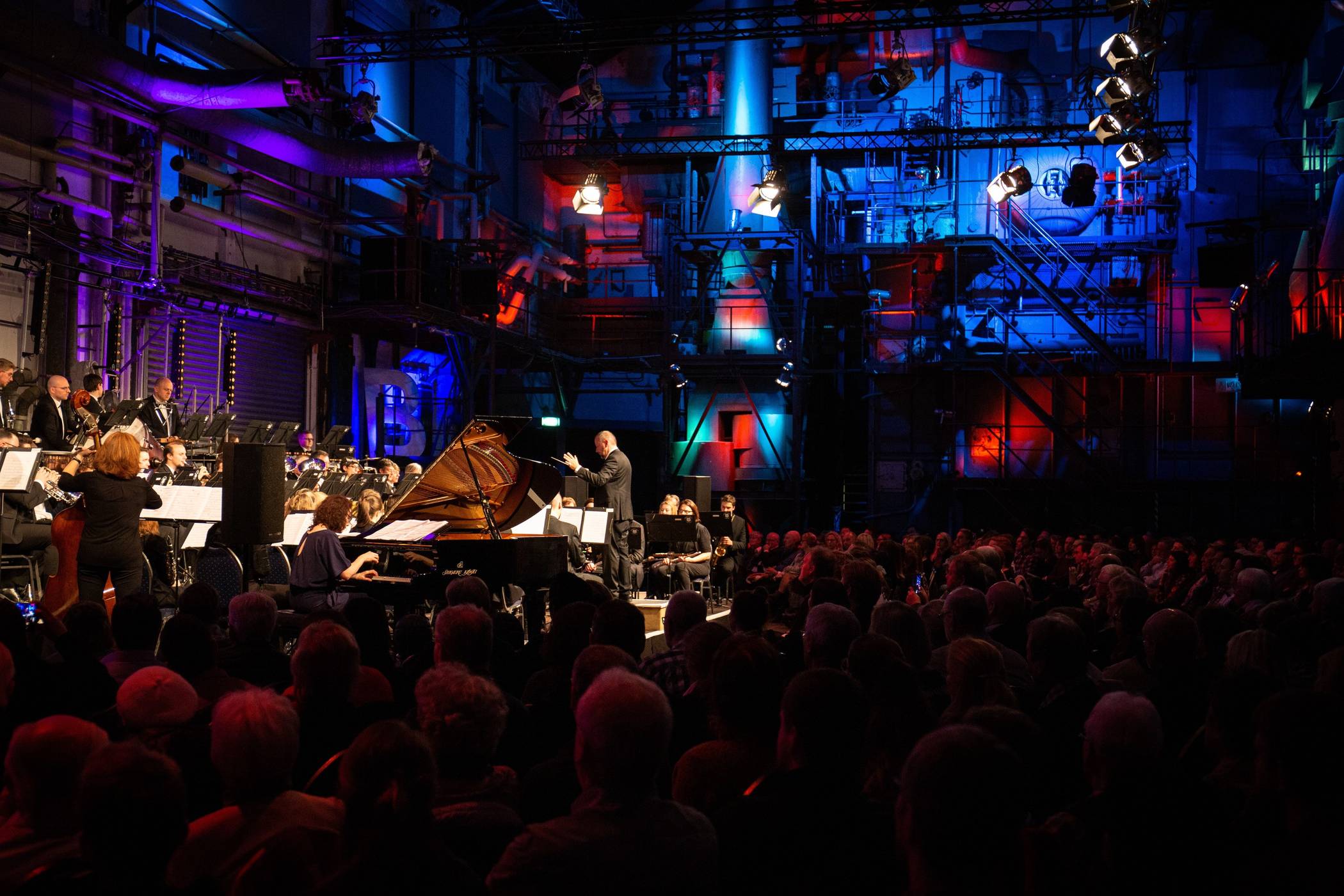 Das diesjährige Konzert des Sinfonischen Blasorchesters Böhler im Alten Kesselhaus bot dem Publikum eine faszinierende Kulisse.