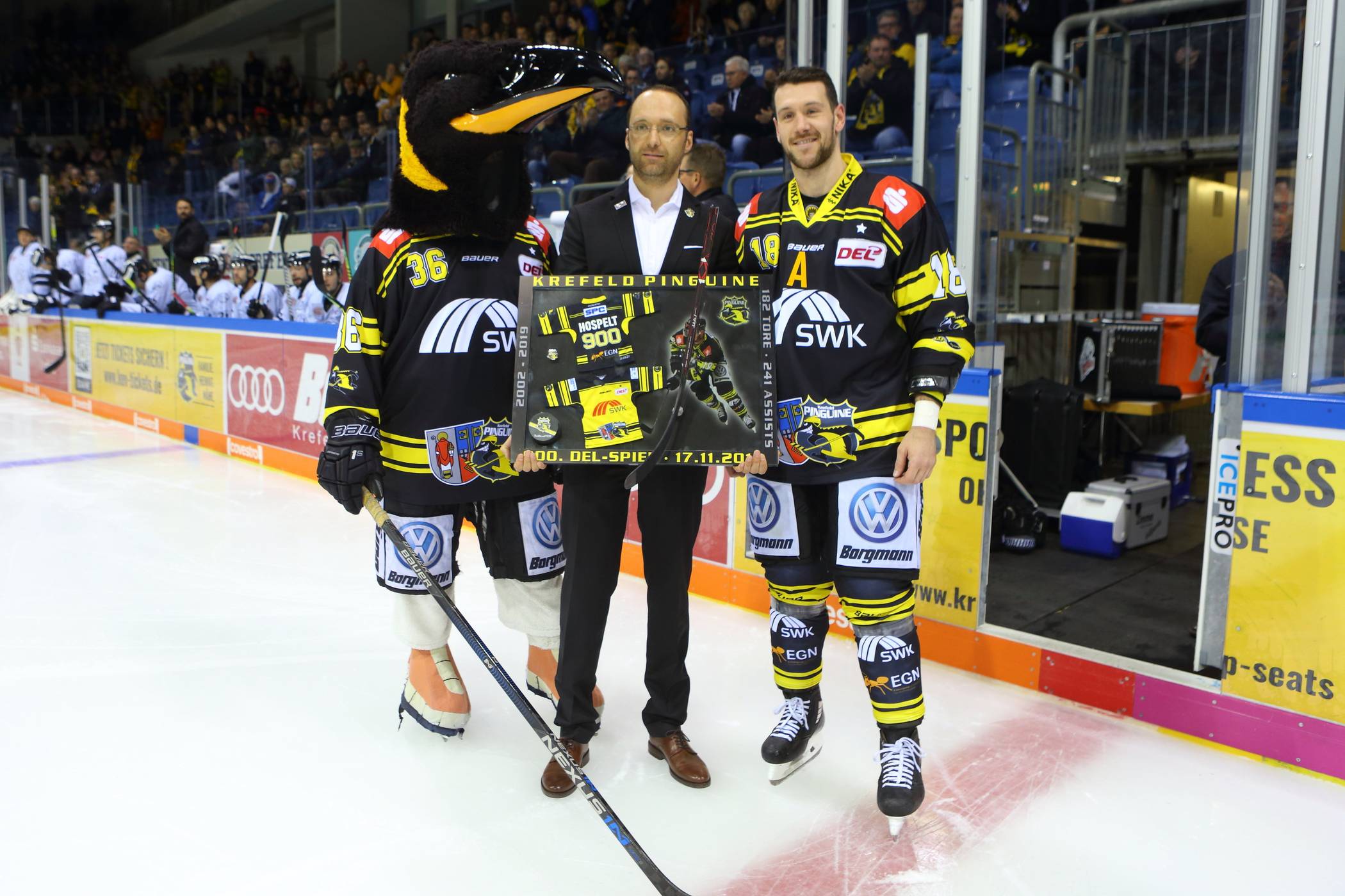  Kai Hospelt (rechts) wird den Pinguinen sechs bis acht Wochen fehlen 