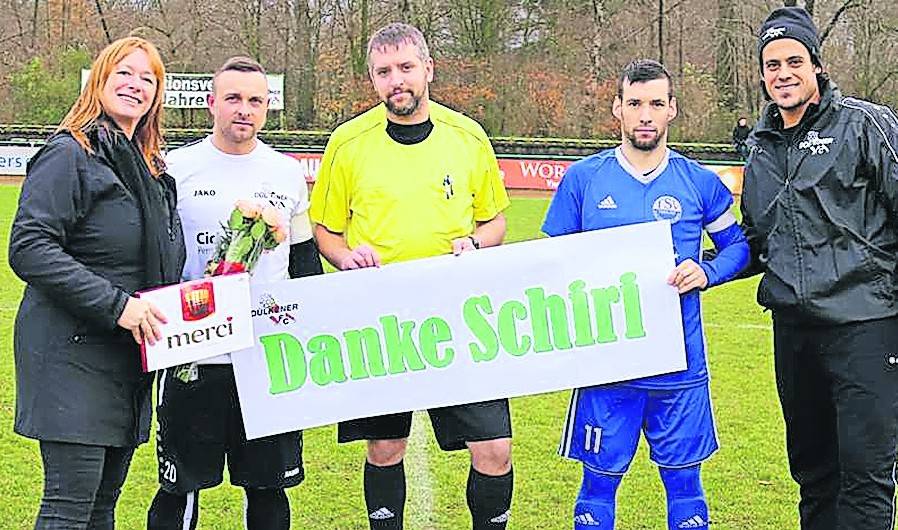  „Danke Schieri“: Manuela Krienen (links) möchte mit ihrer Aktion für Fairness gegenüber Unparteiischen sorgen. 