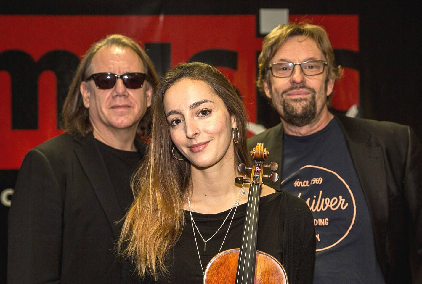 Von links: Dirk Kraforst, Geigerin Carlotta Malquori und Klaus Hoesen.