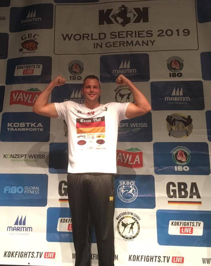 Der Nettetaler Dominic Vial konnte seinen fünften Profiboxkampf für sich entscheiden.