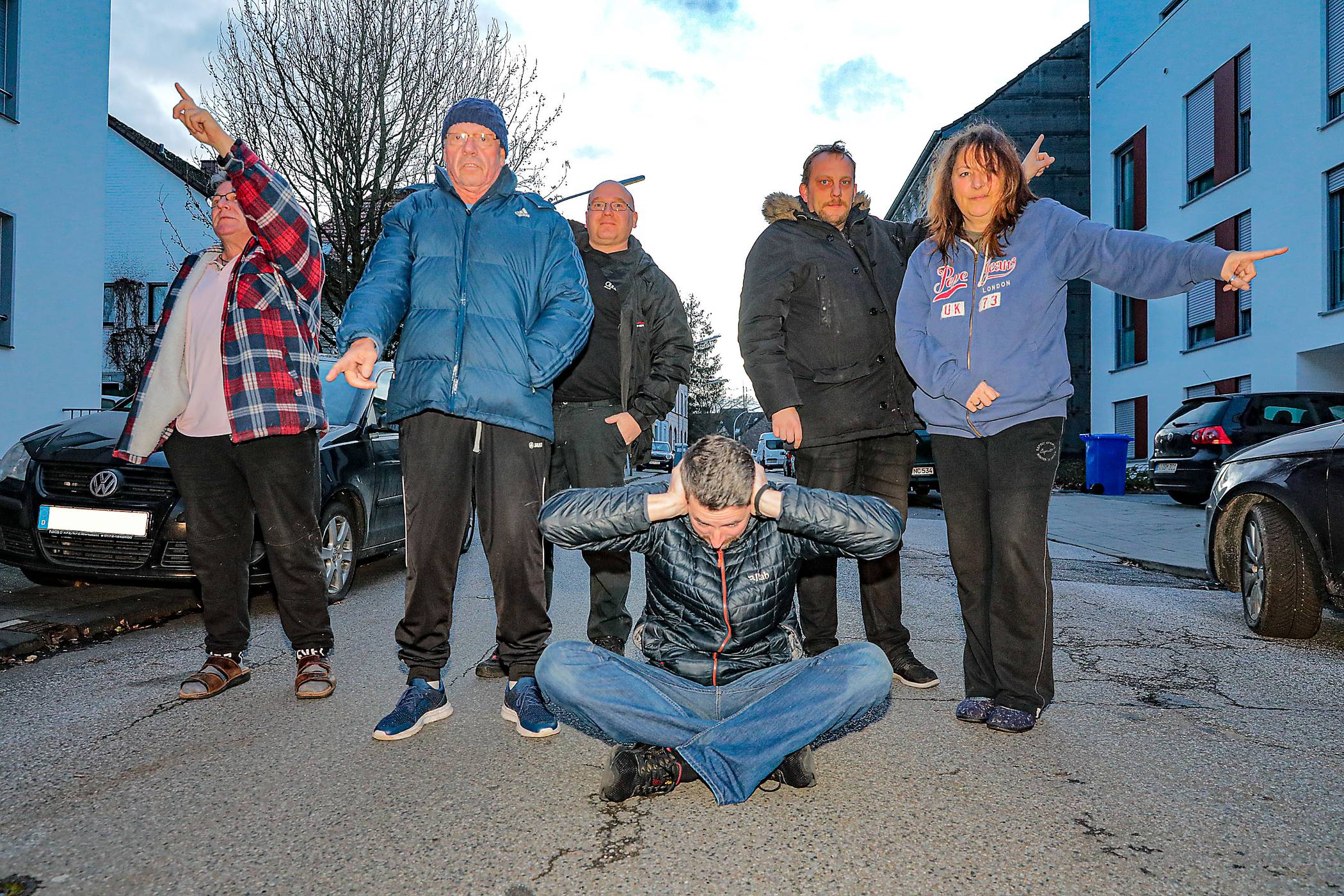  Wo kommt das Pfeifen her? Die Anwohner in der Schmidt-Bleibtreu-Straße rätseln seit Monaten. Das Ordnungsamt kam, sah und hörte leider nichts. Langsam kommt aber Licht ins Dunkel. 