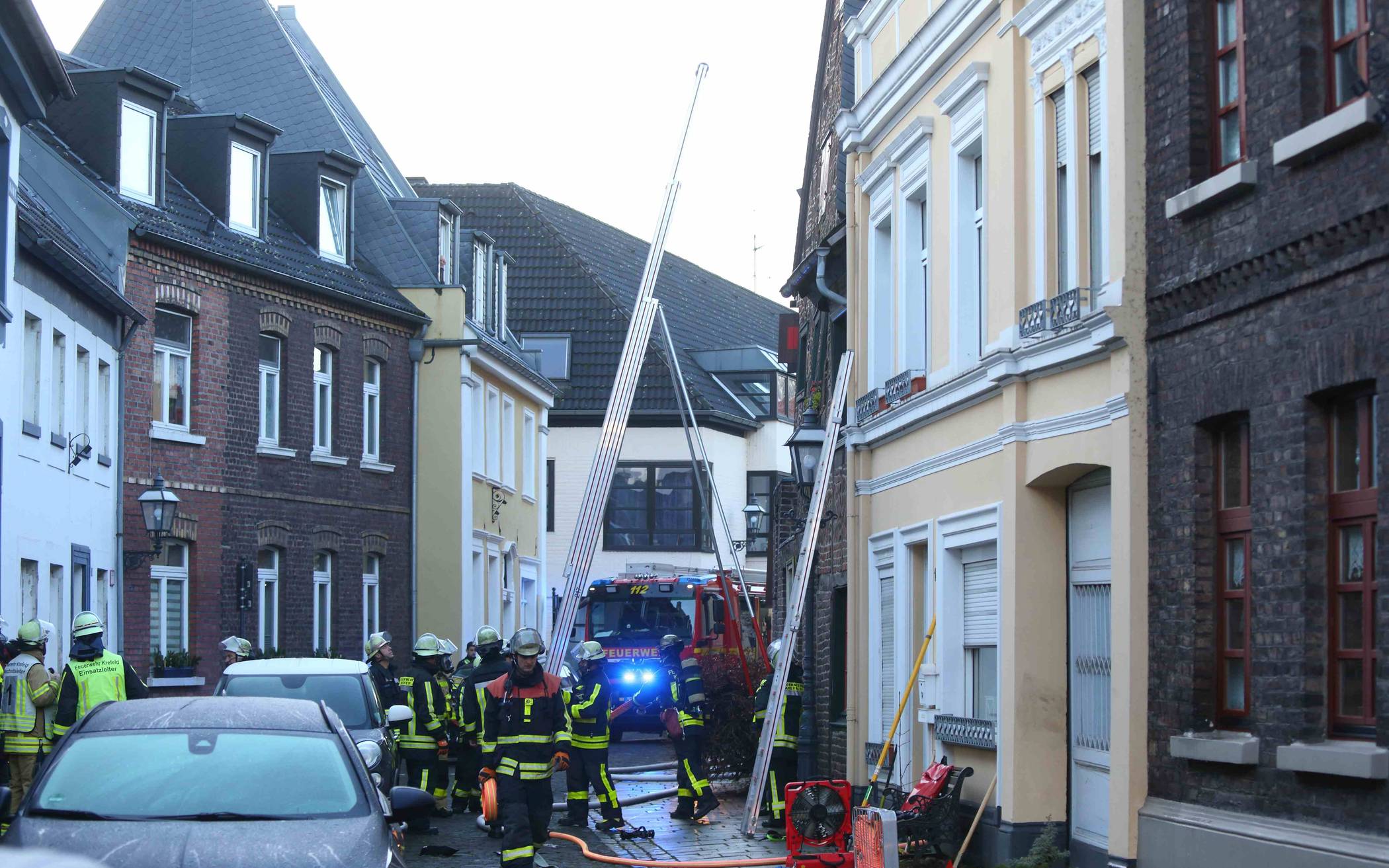 Die Feuerwehr brachte den Dachstuhlbrand unter Kontrolle