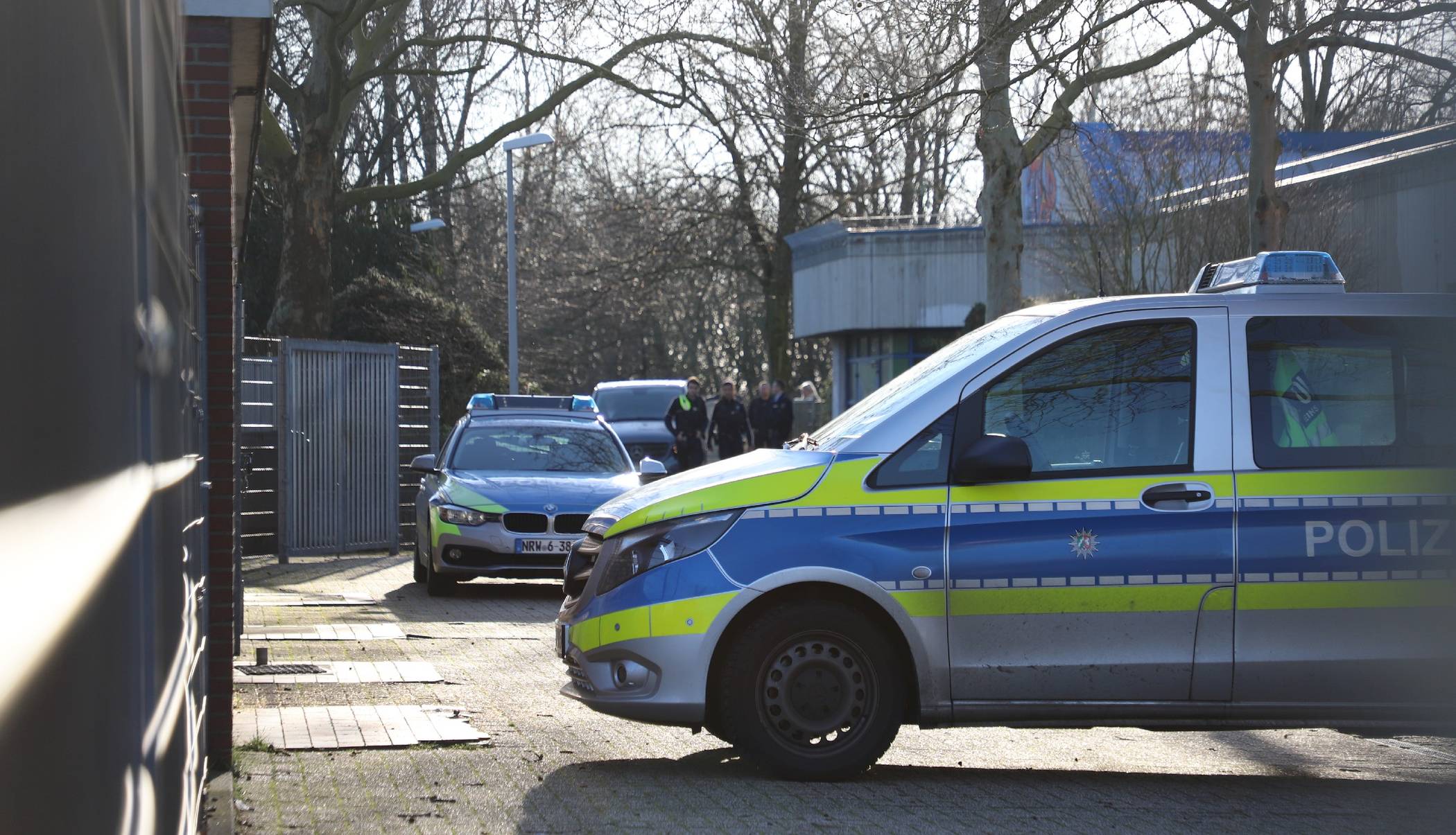 Polizeieinsatz an der Gesamtschule Espenstraße.