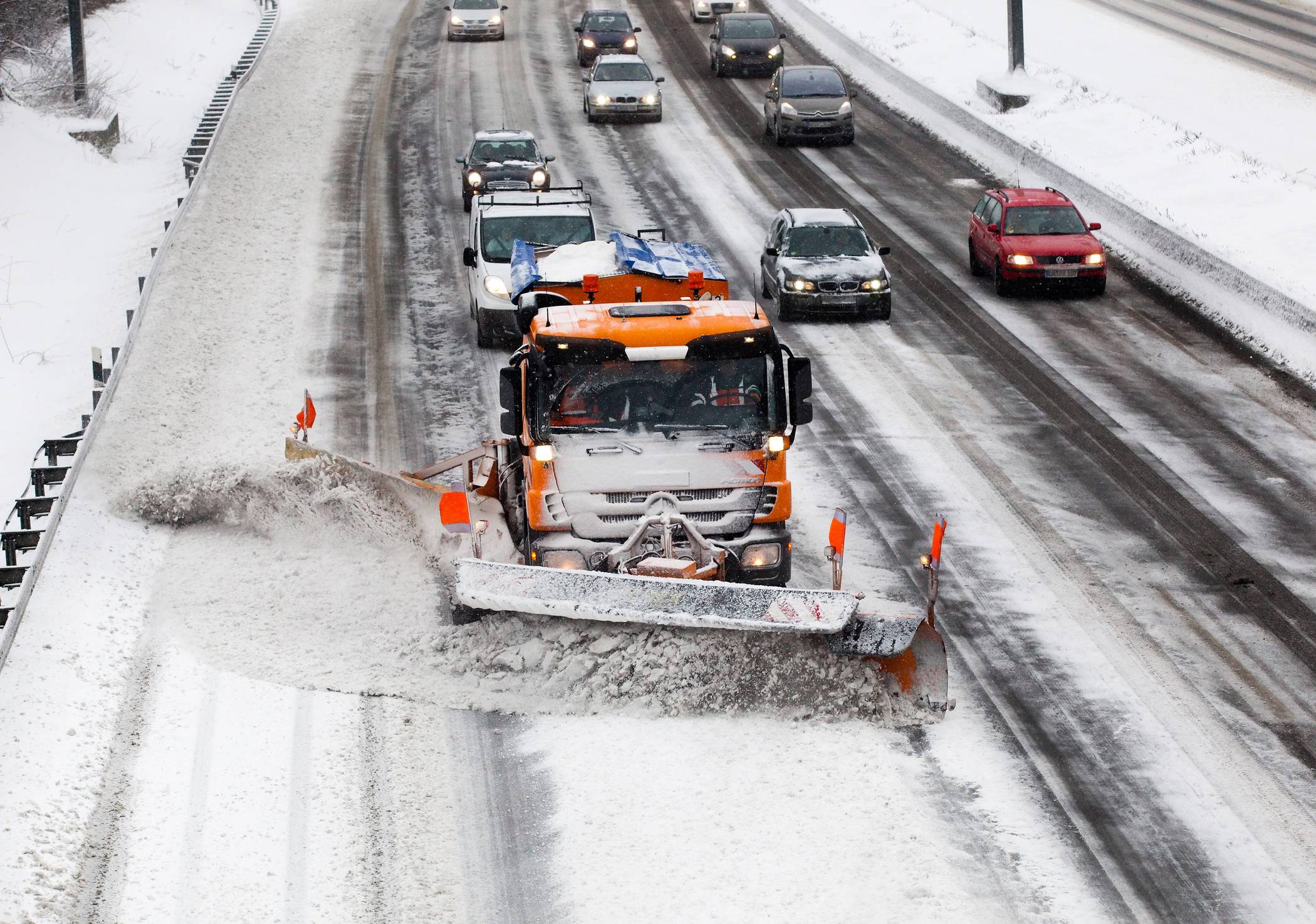 Während der Großteil der Bevölkerung während der Weihnachtstage und am Anfang des neuen Jahres frei hat, arbeiten im Hintergrund unerlässlich Menschen – auch bei Straßen.NRW.