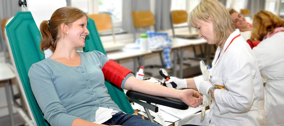  Gerade zur Weihnachtszeit ist der Blutspendedienst dringend auf Blutspenden angewisen. 