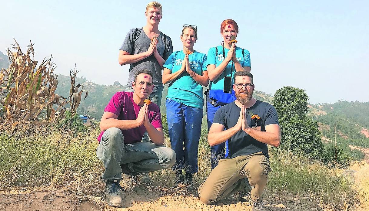 Das Team der Dornieden-Gruppe beim Hausbau-Projekt in Nepal (v.l.): Ralf Keldenich, Malte Kensy, Heike Steinbach-Auweiler, Barbara Holz und Frank Kuhlemann.