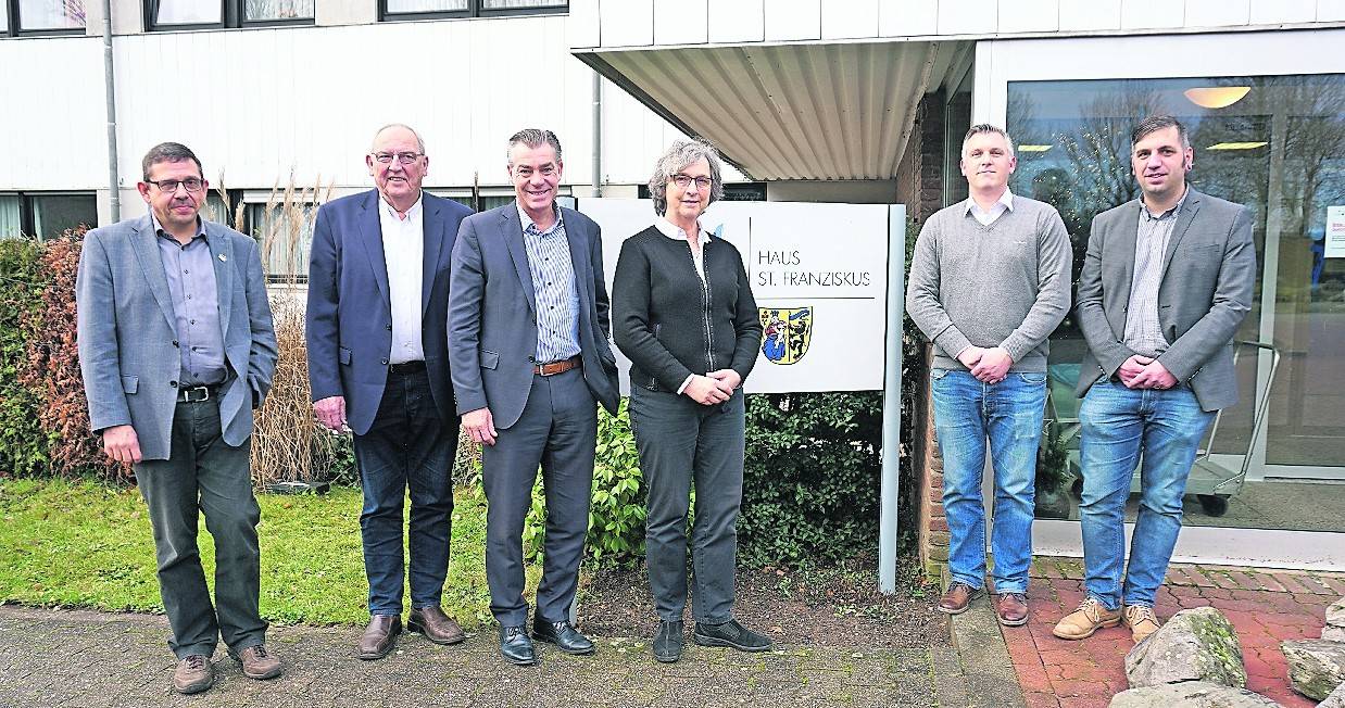 Gaben den Startschuss für den Umbau im Haus St. Franziskus (v.l.): Dieter Dresen, Erich Lehnen, Frank Gellen, Christa Bruns, Michael Hötte und Oliver Mankowski. 