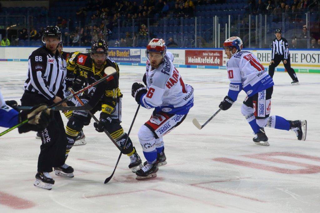 Krefeld Pinguine gewinnen gegen die Schwenninger Wild Wings mit 3:0