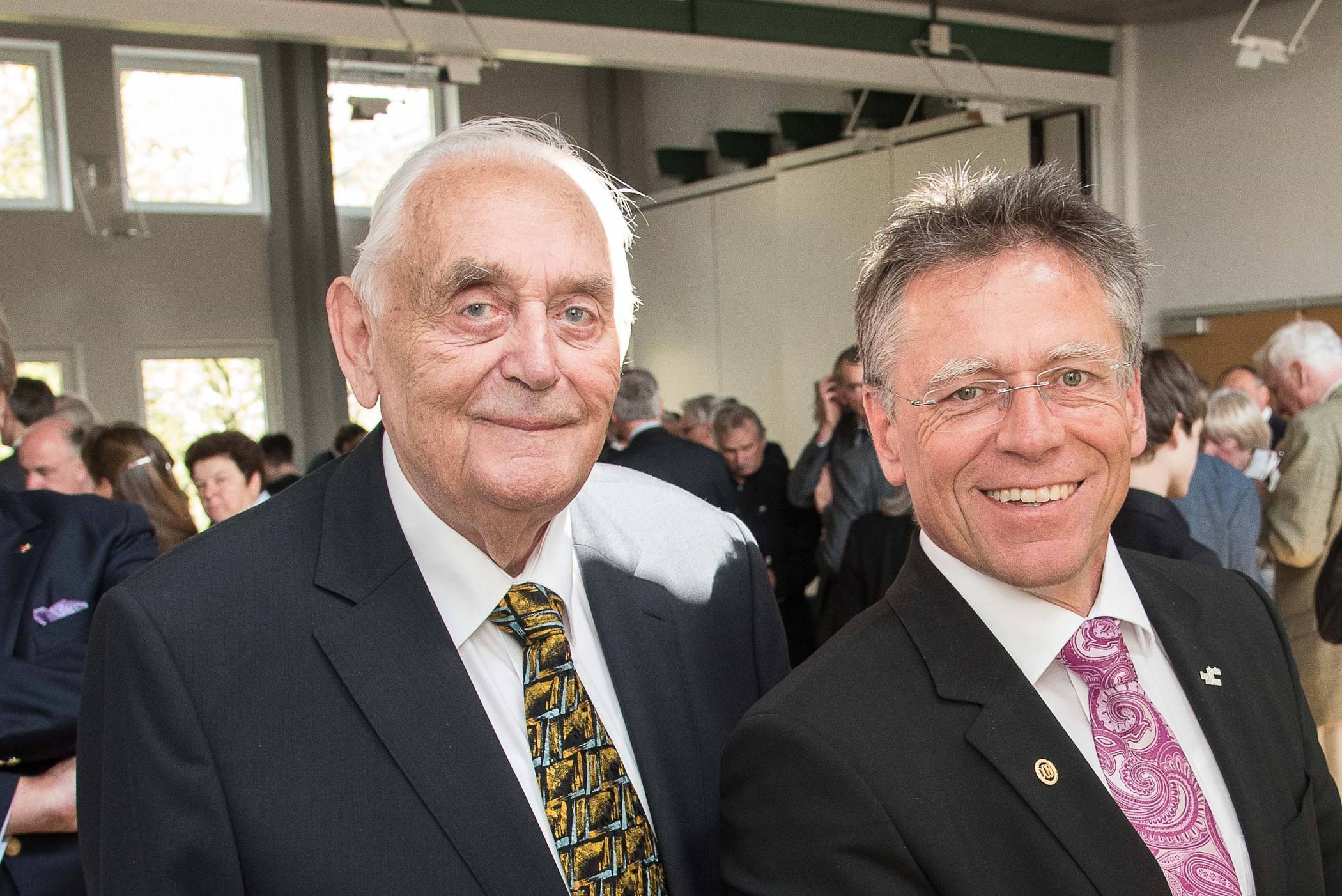   Landrat Hans-Jürgen Petrauschke (r.) und der Stellvertretende Landrat Dr. Hans-Ulrich Klose. 