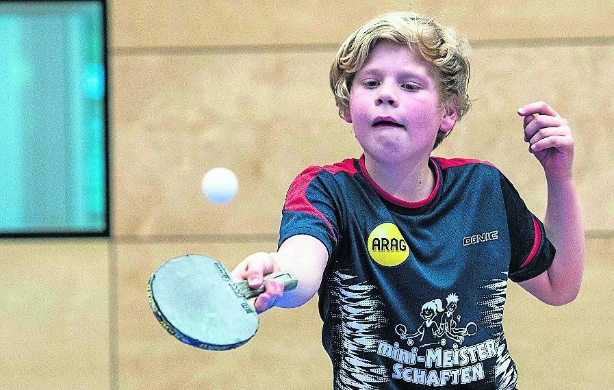 Das schnelle Rückschlagspiel können Kinder bei TuRa Brüggen ausprobieren.