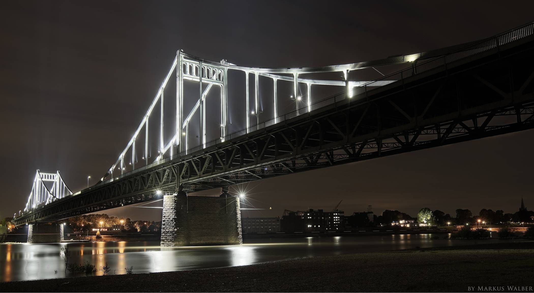  Die Krefelder Rheinbrücke ist am kommenden Wochenende komplett gesperrt. 