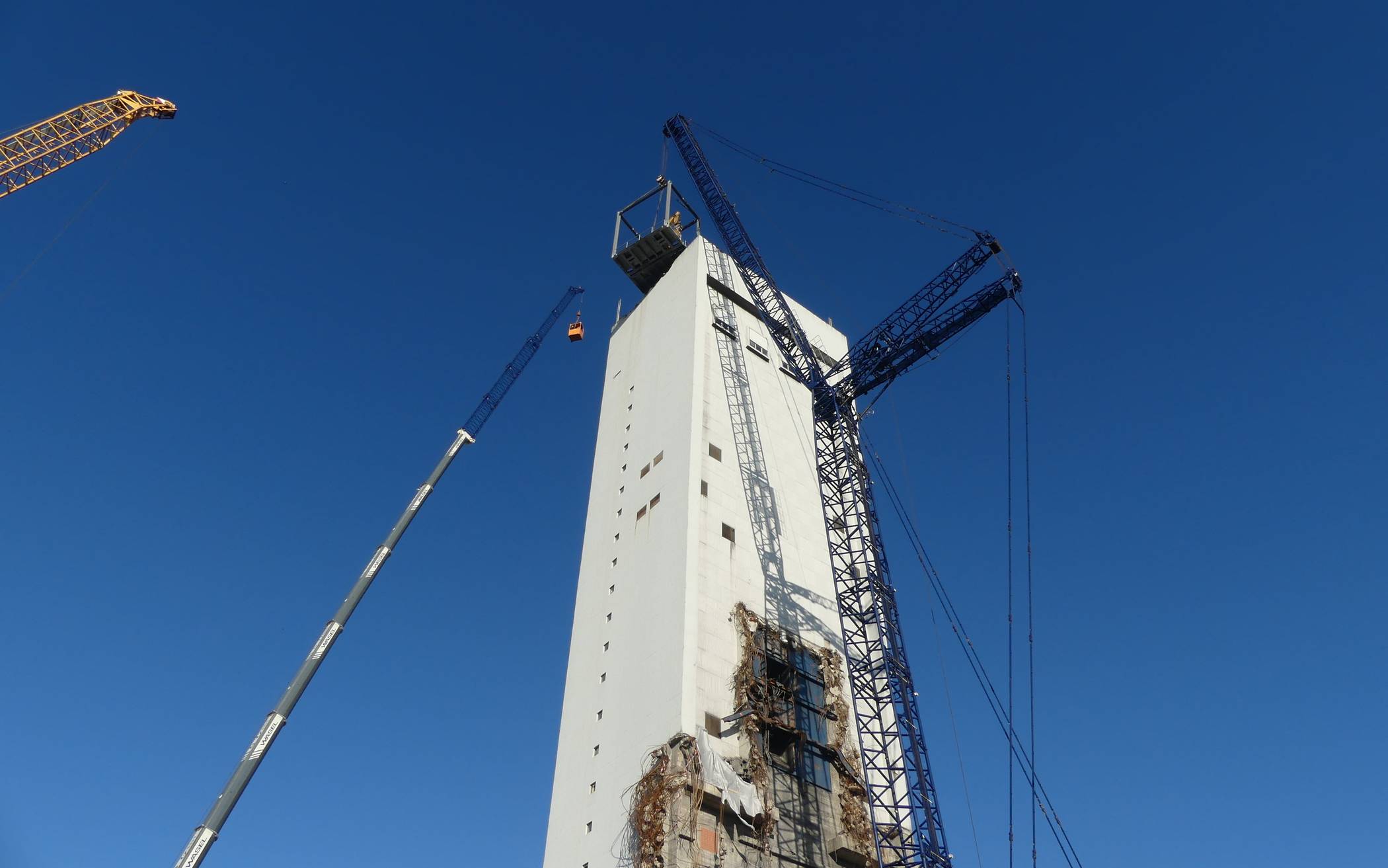 Rückbau des Förderturms auf Rossenray 1/2 hat heute begonnen