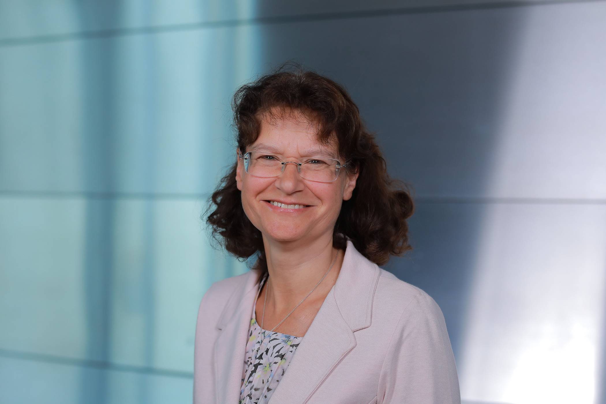 Ulrike Holz, Leiterin des Straßenverkehrsamtes, freut sich über die erfolgreiche Kooperation mit den Kommunen.