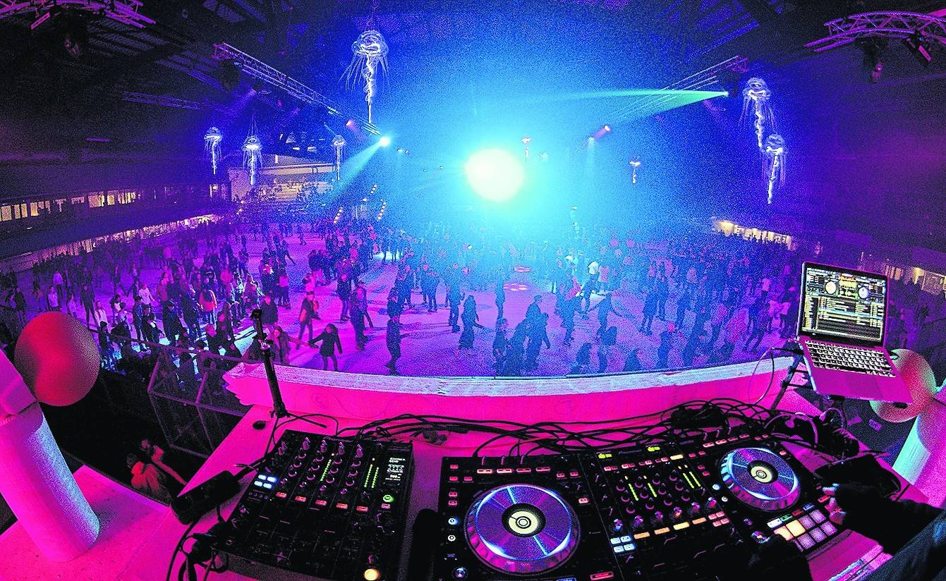 Party auf dem Eis – im Grefrather Eisstadion garantiert.