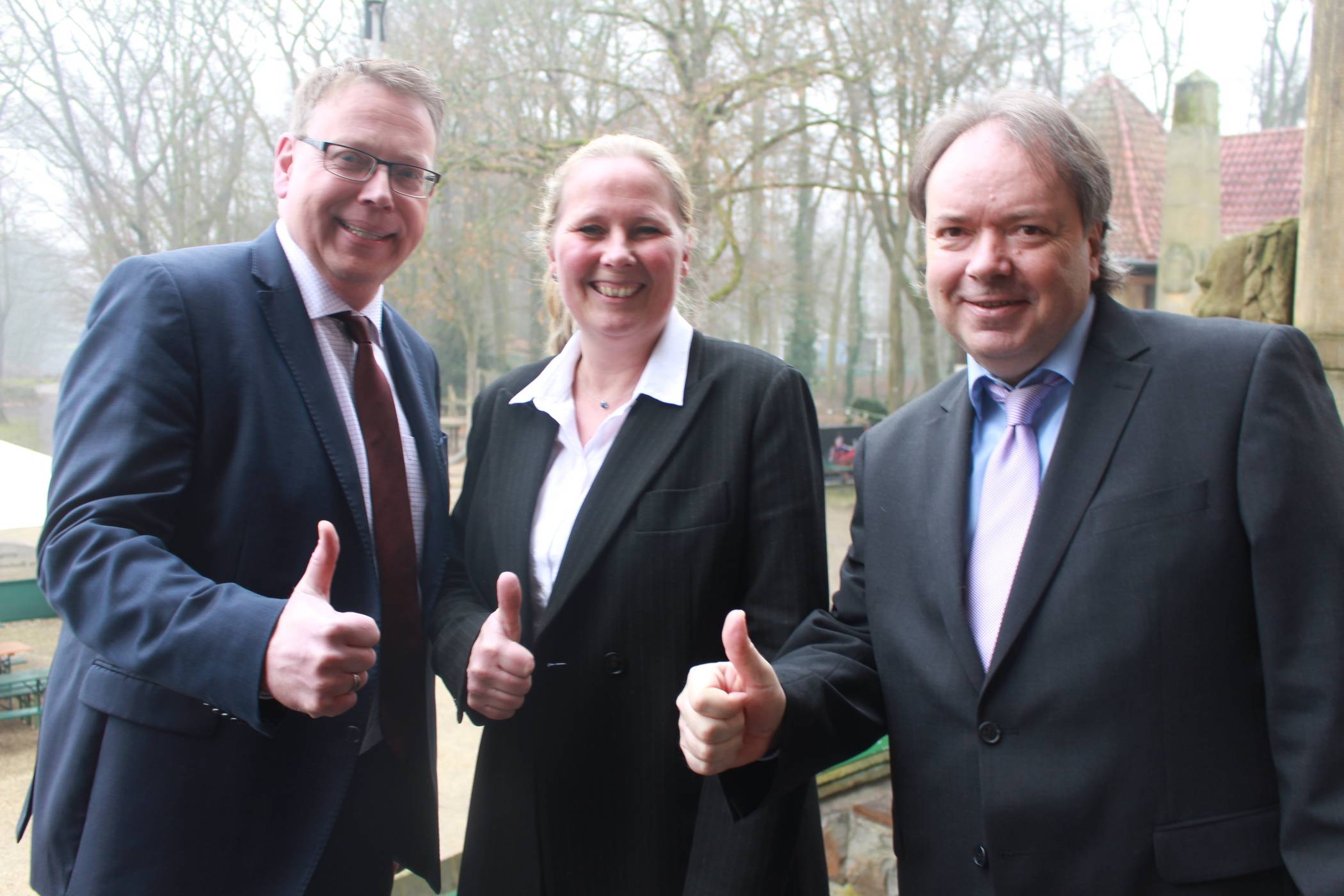  Parteivorsitzender Marc Blondin (l.) und Fraktionschef Philibert Reuters geben der OB-Kandidatin Kerstin Jensen Rückenwind für den bevorstehenden Wahlkampf.  