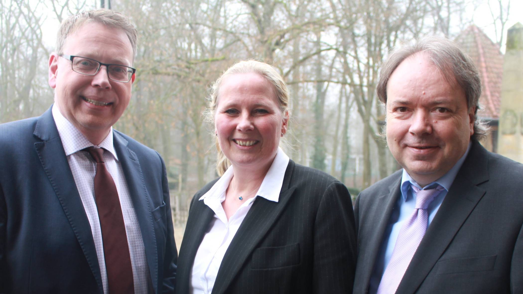 CDU-Parteivorsitzender Marc Blondin und CDU-Fraktionsvorsitzender Philibert Reuters stellen die   OB-Kandidatin Kerstin Jensen im Stadtwaldhaus vor.