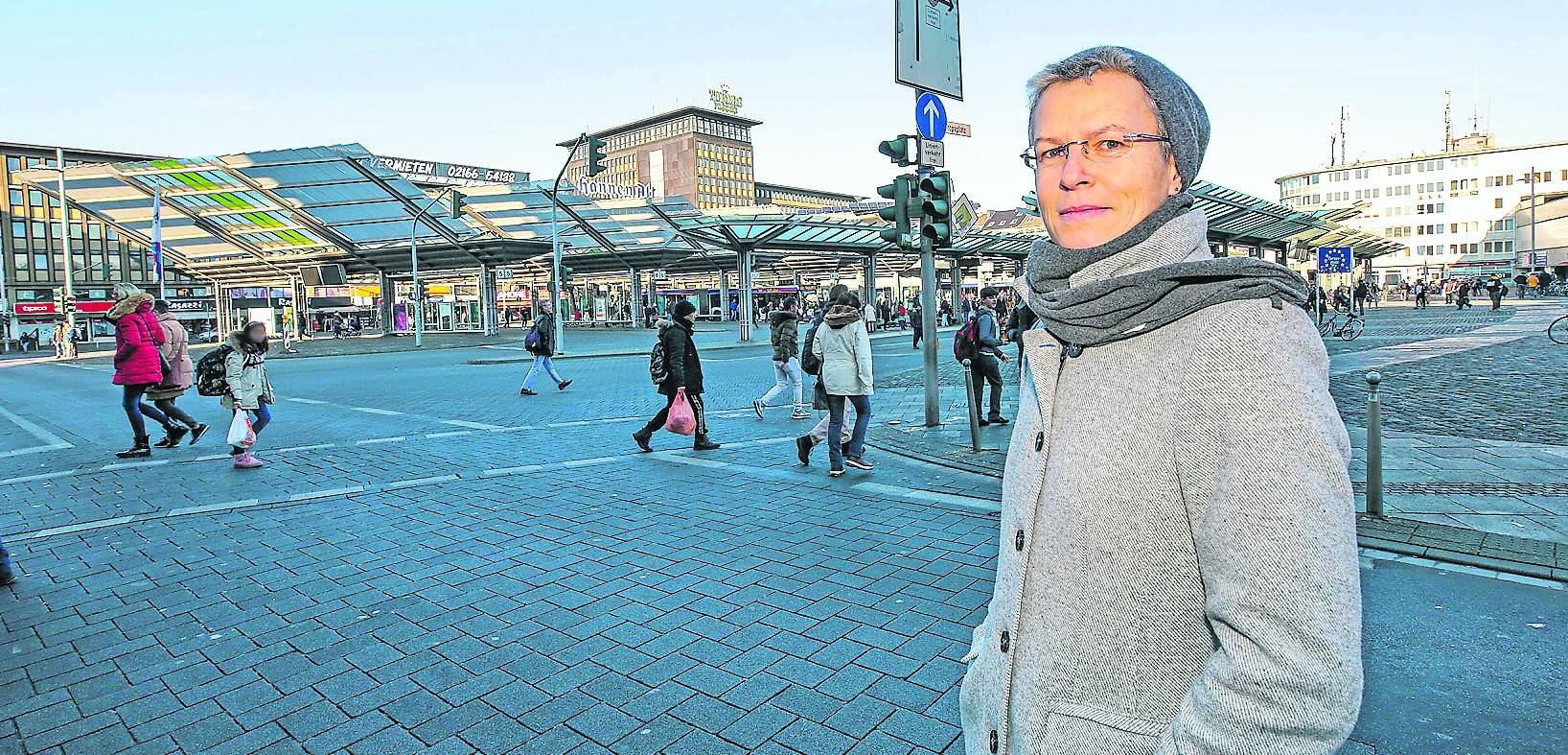 „Nein, der Busbahnhof war noch nie schön“, sagt Jutta Profijt, „aber wir brauchen ihn“.