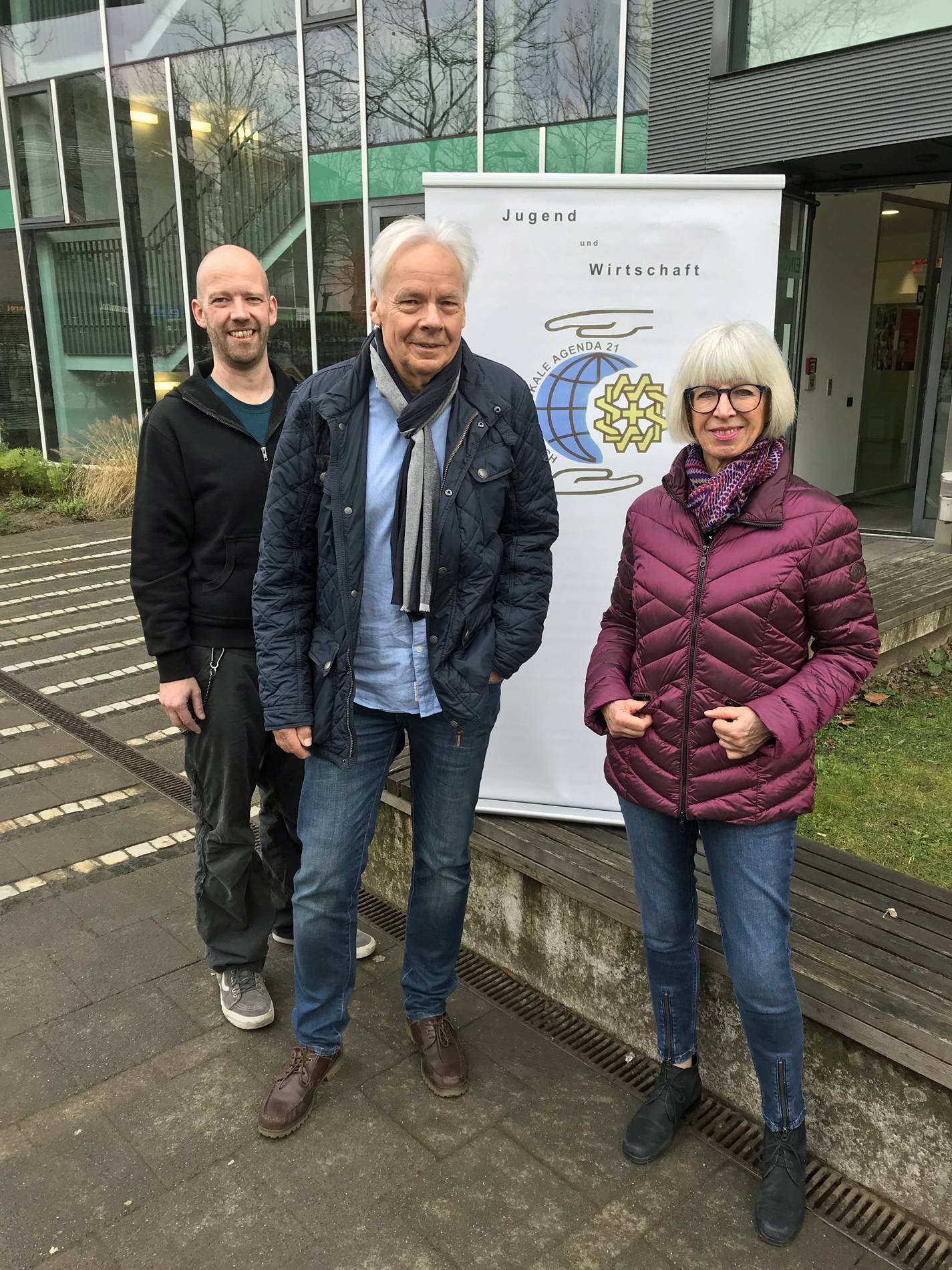 Marcel Gellißen, Koordinator der Stadt Willich, Jürgen Rehse, Sprecher der lokalen Agenda 21, Marianne Mussalati, Pressewartin der lokalen Agenda 21 haben das Bewerbungstraining vorbereitet.