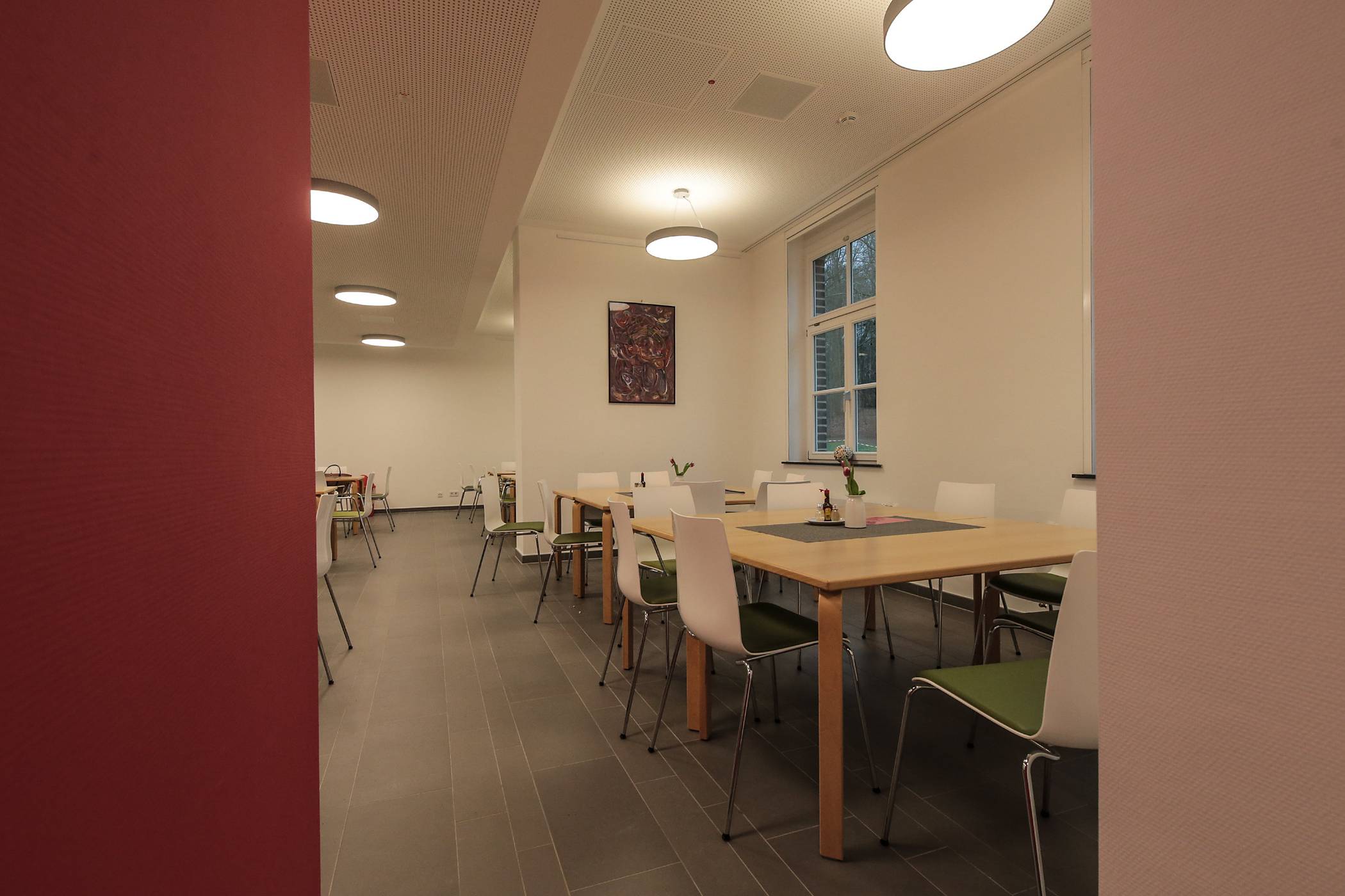  Die zentrale Cafeteria der LVR-Klinik Viersen hat ihre neue Heimat im sanierten Altbau von Haus 12 gefunden. 