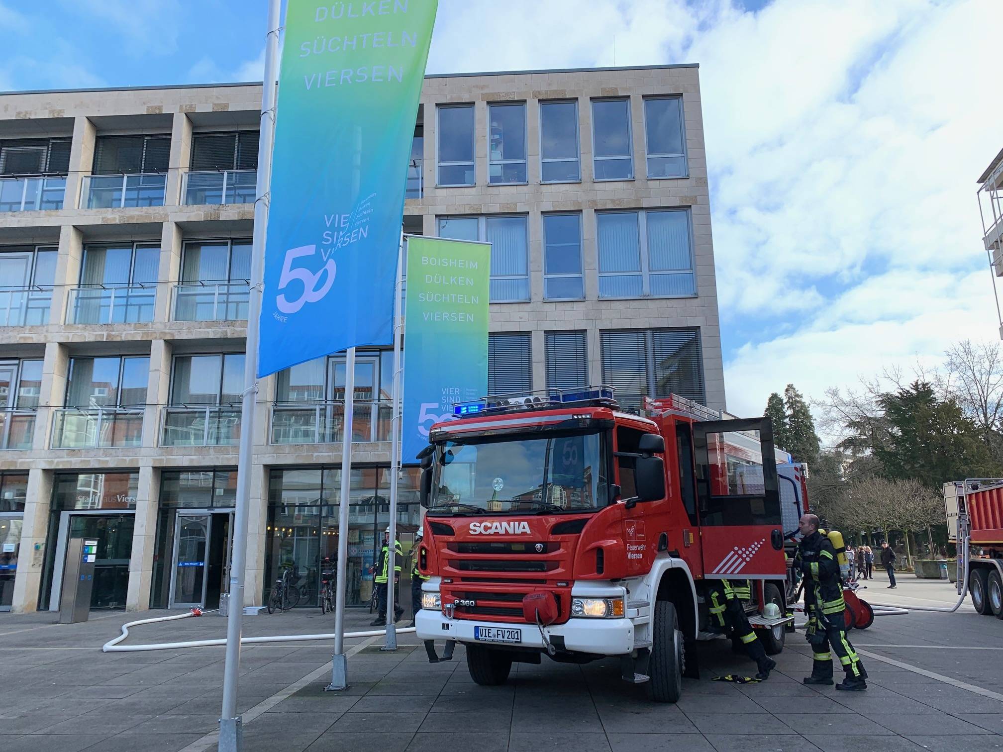  Am Mittwochvormittag musste die Feuerwehr wegen eines Schwelbrandes zum Viersener Stadthaus ausrücken. 