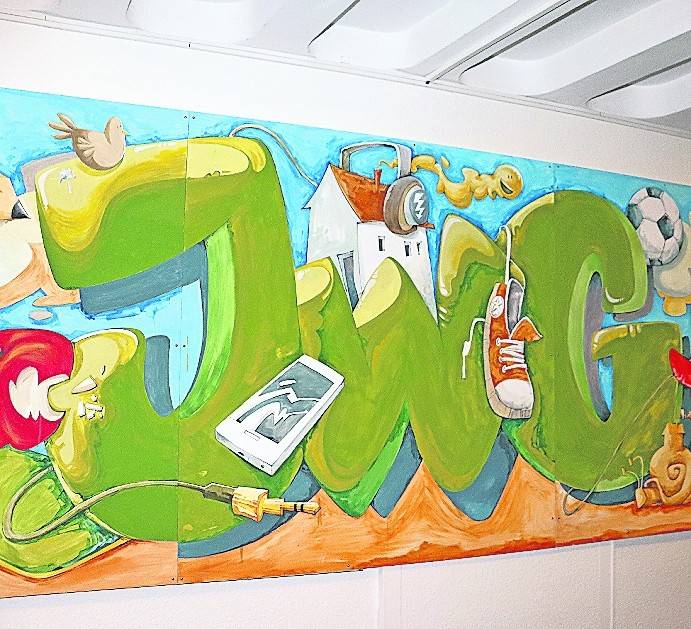 Verstehen sich richtig gut: Heilpädagogin und Gruppenleitung Judith Schöndeling mit dem 13-jährigen Simon.