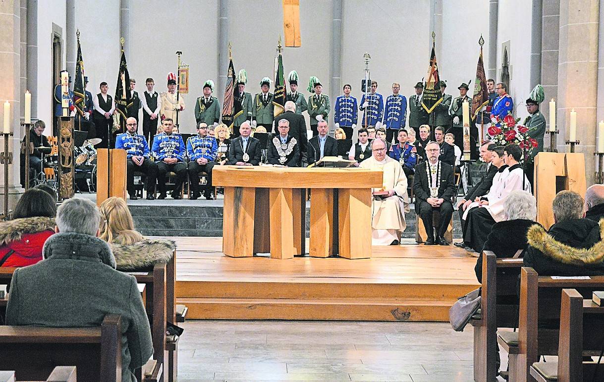 Krönungsmesse in St. Helena Rheindahlen für die neuen Majestäten der Bruderschaft.