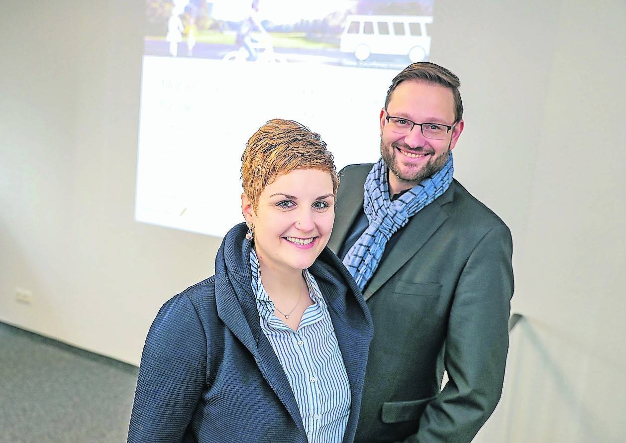 Die städtische Mobilitätsbeauftragte Caprice Mathar und Ludger Theunissen, Referent im Dezernat Planen, Bauen, Mobilität und Umwelt, wollen in Sachen Mobilität den städtischen Mitarbeitern attraktive, kostensparende und umweltfreundliche Alternativen bieten.