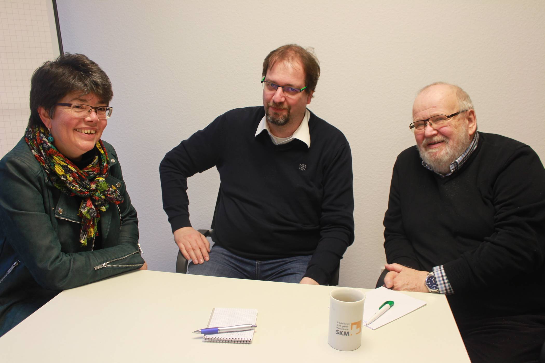 Diskussionspartner: Pastoralreferentin Elisabeth Vratz, Pfarrer Dr. Thorsten Obst und der Vorsitzende des Katholikenrats Hans-Joachim Hofer koordinieren den Wandlungsprozess der Kirche in Krefeld.