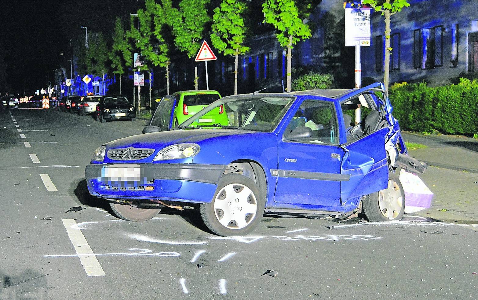 Der Unfall hatte für Entsetzen gesorgt: Im April musste eine 43-jährige sterben, weil sich zwei Männer ein illegales Autorennen auf der Bismarckstraße in Moers-Meerbeck lieferten.