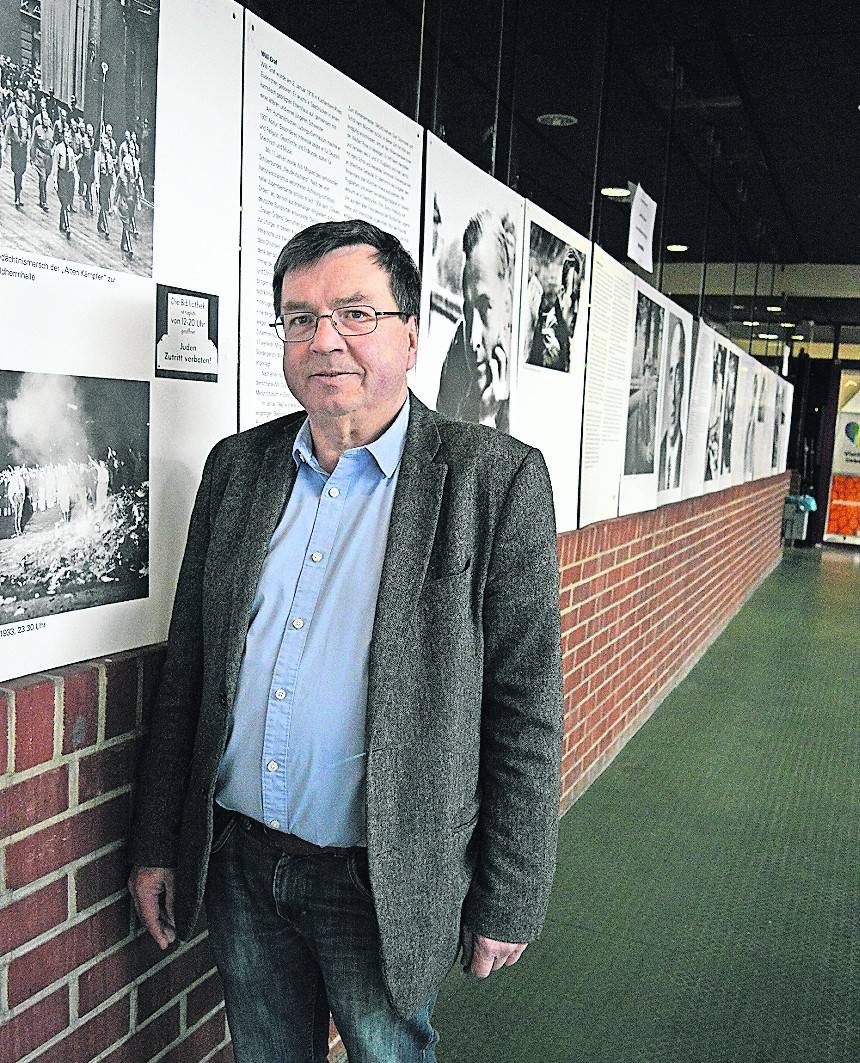  Schulleiter Ansgar Strerath hätte sich mehr Besucher der „Weiße Rose“-Ausstellung gewünscht. 
