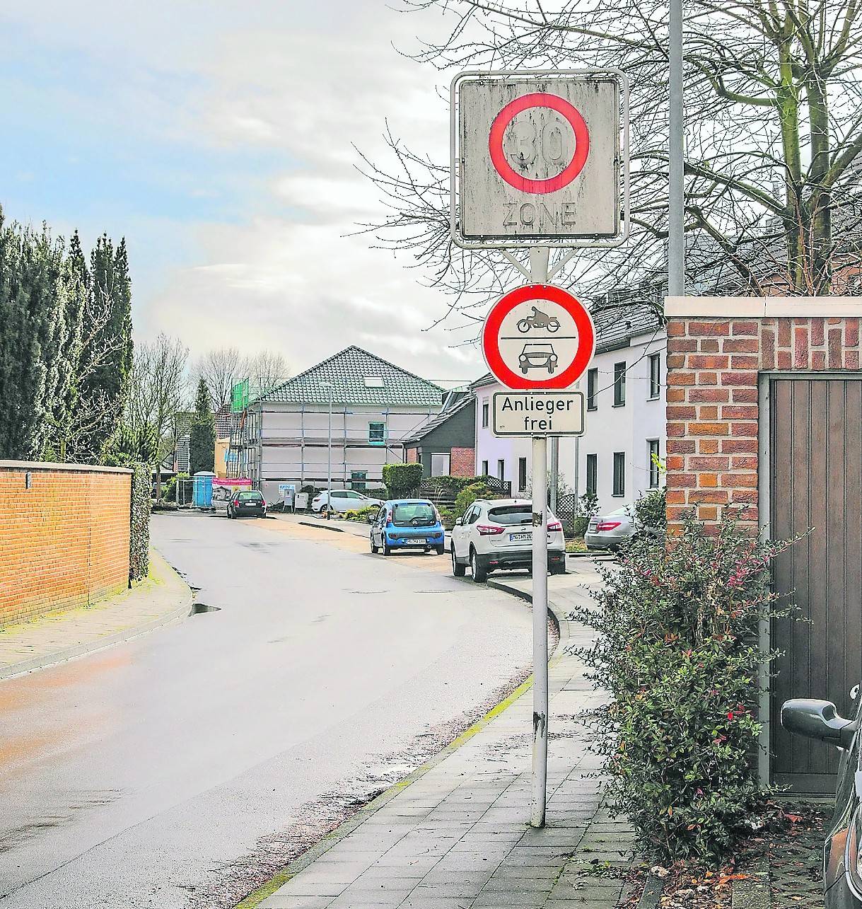 Über Raser und illegalen Durchgangsverkehr in der Stiegerfeldstraße ärgern sich die Anwohner schon seit langem.