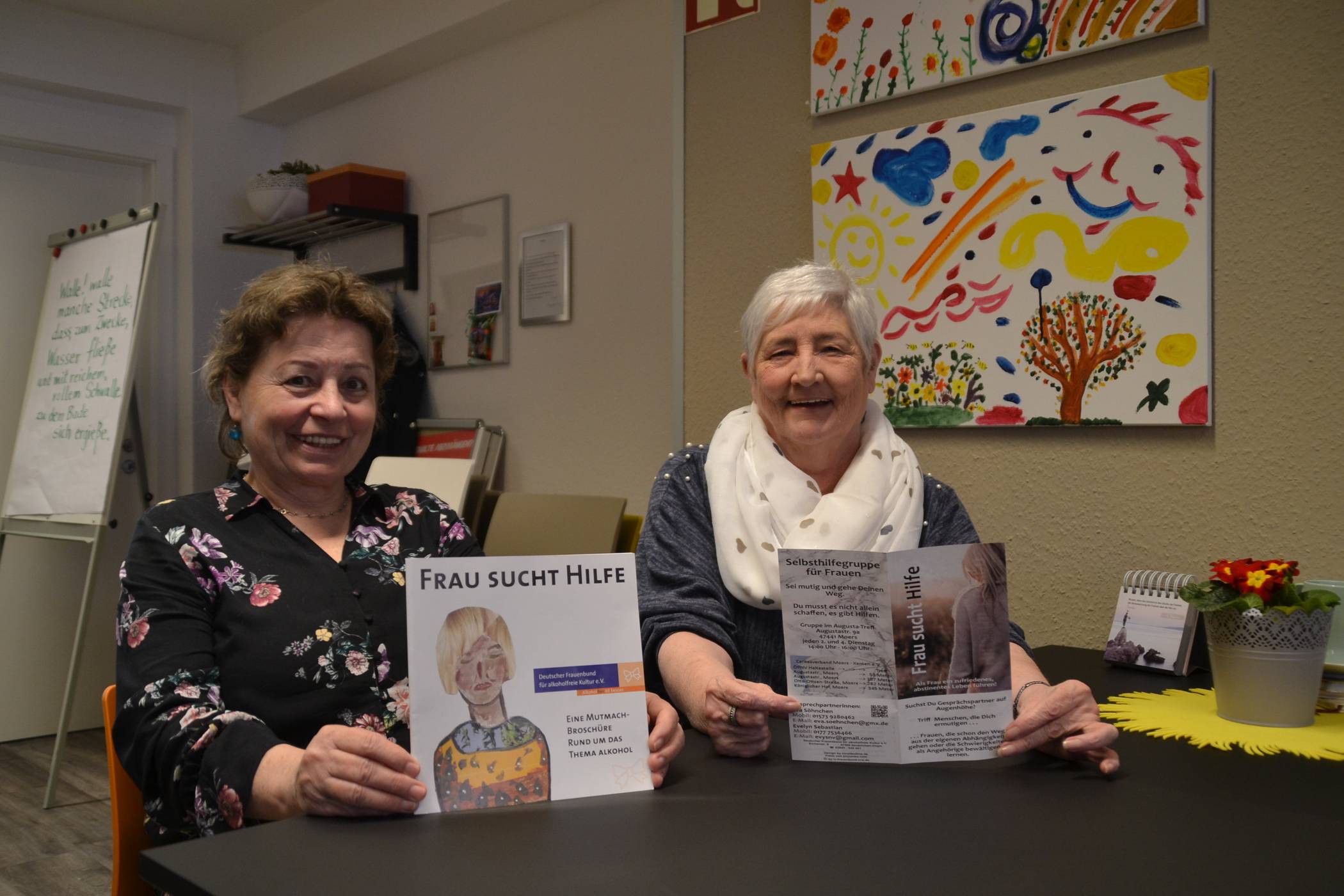  Evelyn Sebastian und Eva Söhnchen begegnen den Teilnehmerinnen der Gruppe auf Augenhöhe: „Wir haben schließlich alle Ähnliches erlebt.“ 
