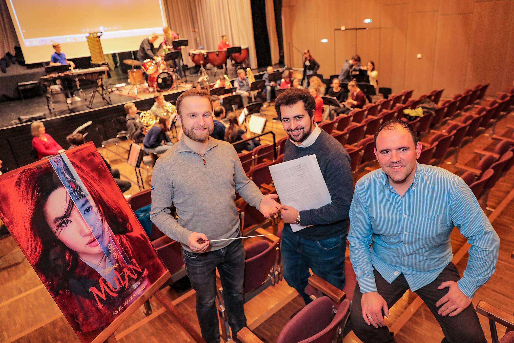 Stefan Vörding (Musikschule), Markus Brinkmann (Kino) im Carl-Orff-Saal der Musikschule.