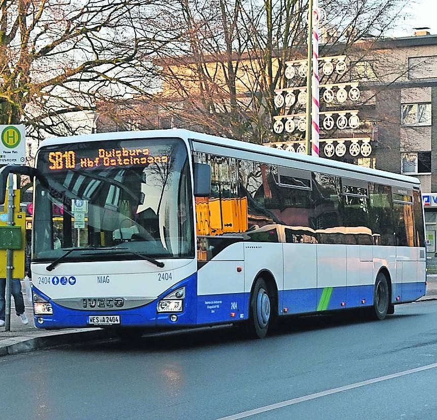 Auch für die öffentlichen Verkehrsmittel gelten erhebliche Einschränkungen. 	