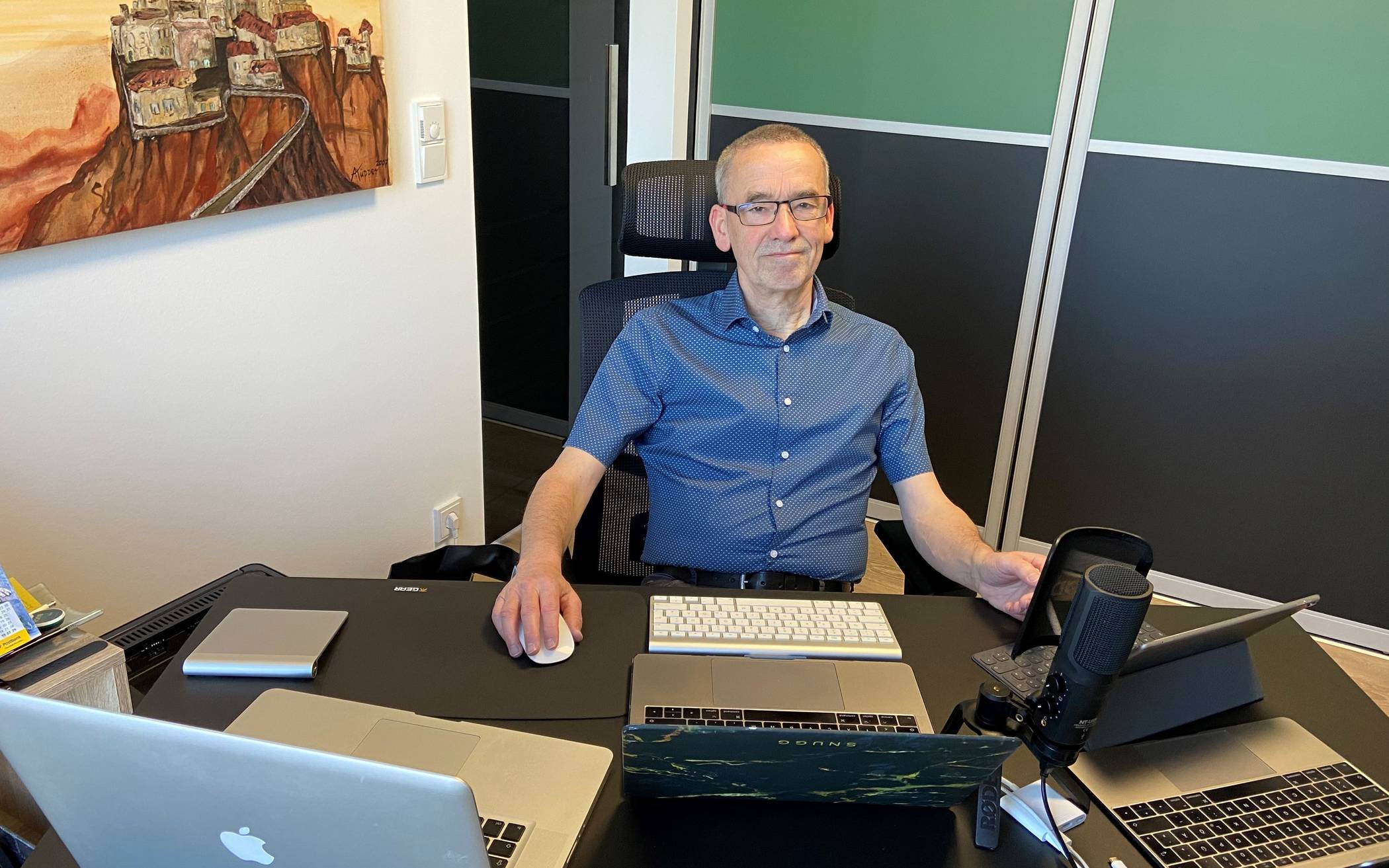 Professor Dr. Werner Heister mit Equipment