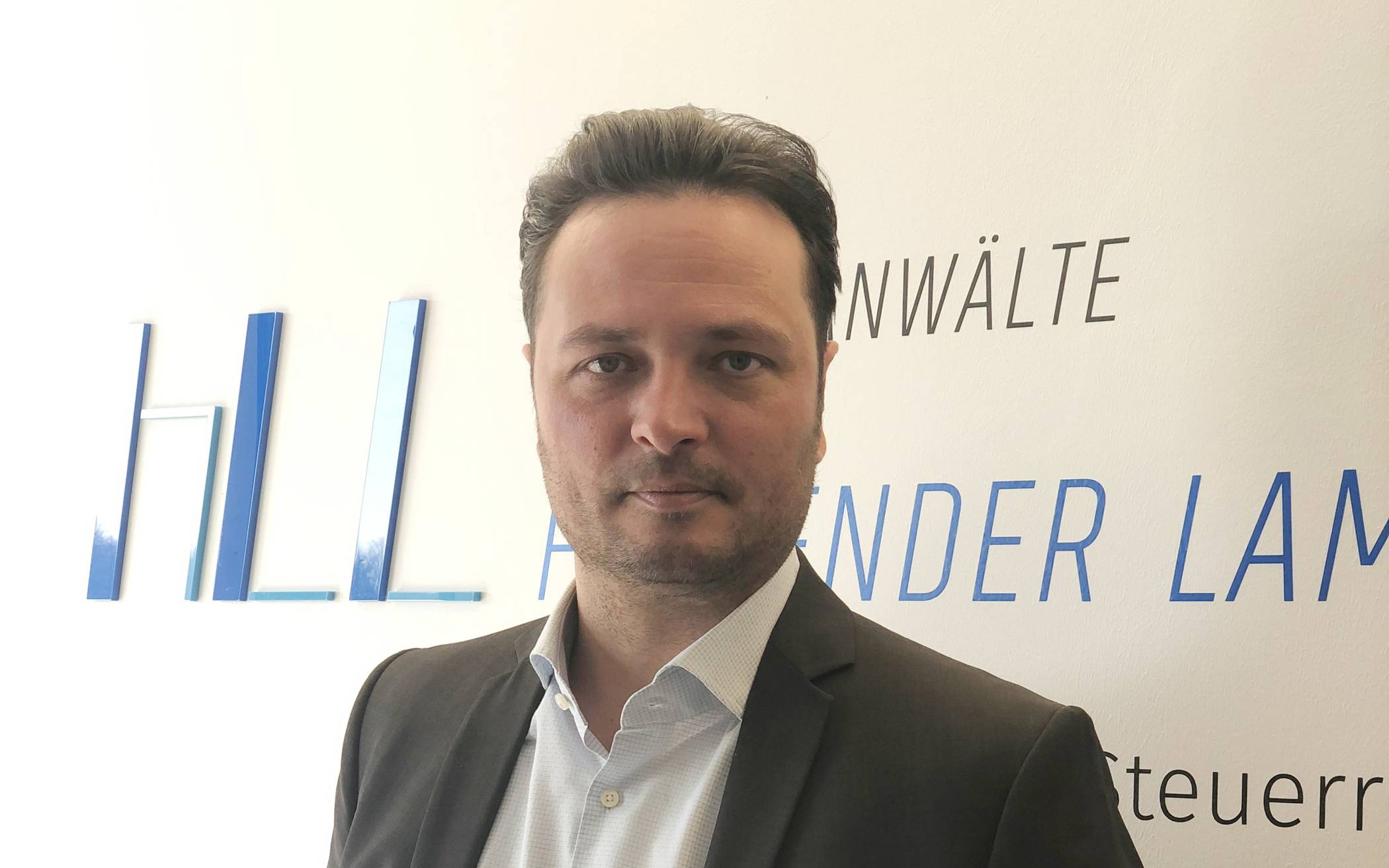  Jan Lampe ist Fachanwalt für Steuerrecht. Sein Tätigkeitsschwerpunkt ist das Wirtschaftsstrafrecht. 