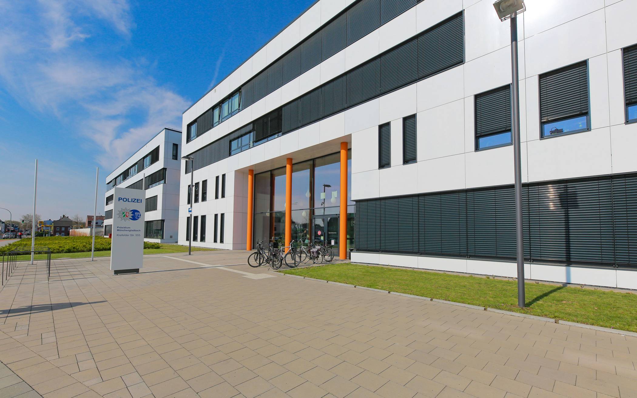 Die Kantine ist seit dem 18. März geschlossen, Anzeigen werden überwiegend online oder telefonisch erstattet – rund ums Polizeipräsidium ist es ruhig geworden.