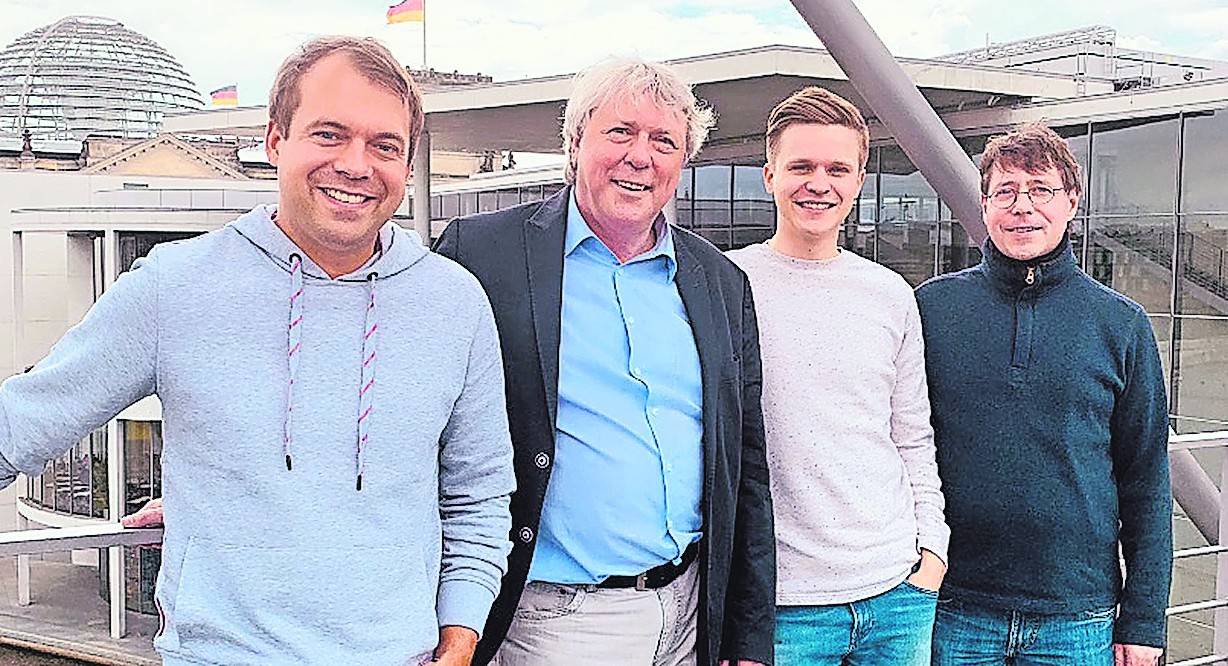  Unser Foto zeigt Christian Pakusch, Uwe Schummer, Julian Schwerdt und Oliver Zoufall (von links). Sie wollen Hilfe für die Menschen in Willich anbieten. 