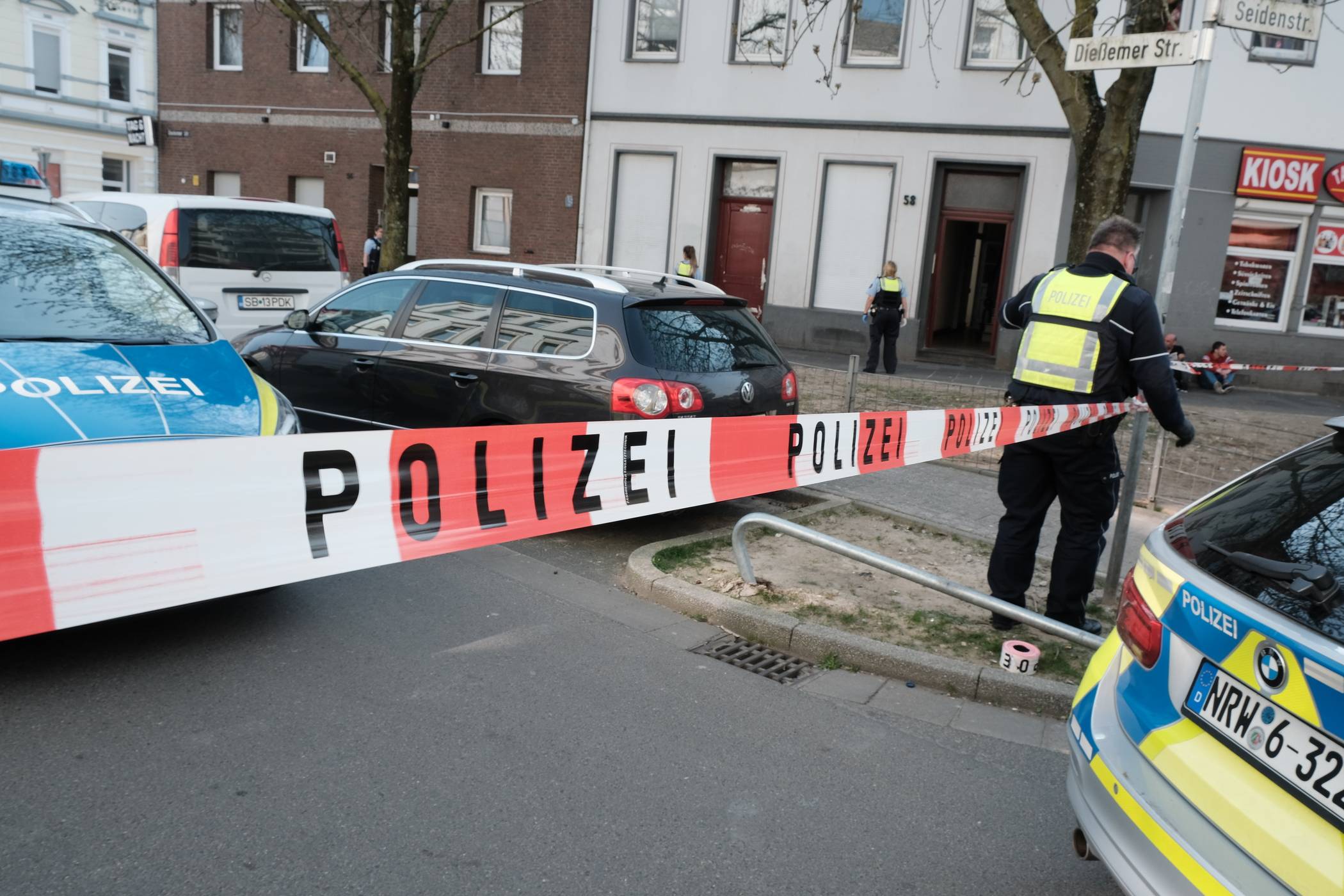 Streit am Kiosk: Mann droht mit Pistole