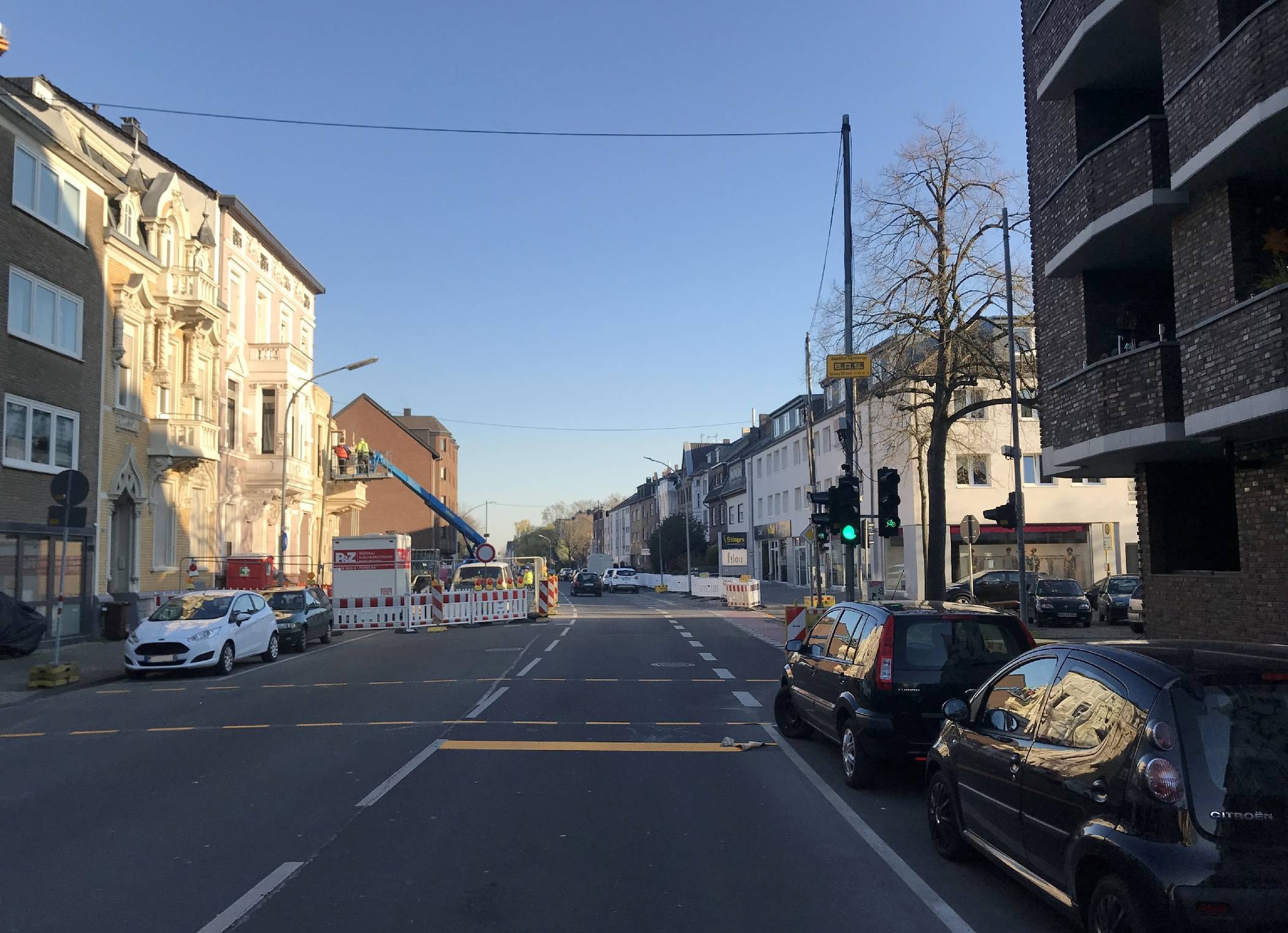 Seit heute, 1. April, kann die Viersener Straße wieder einspurig befahren werden.