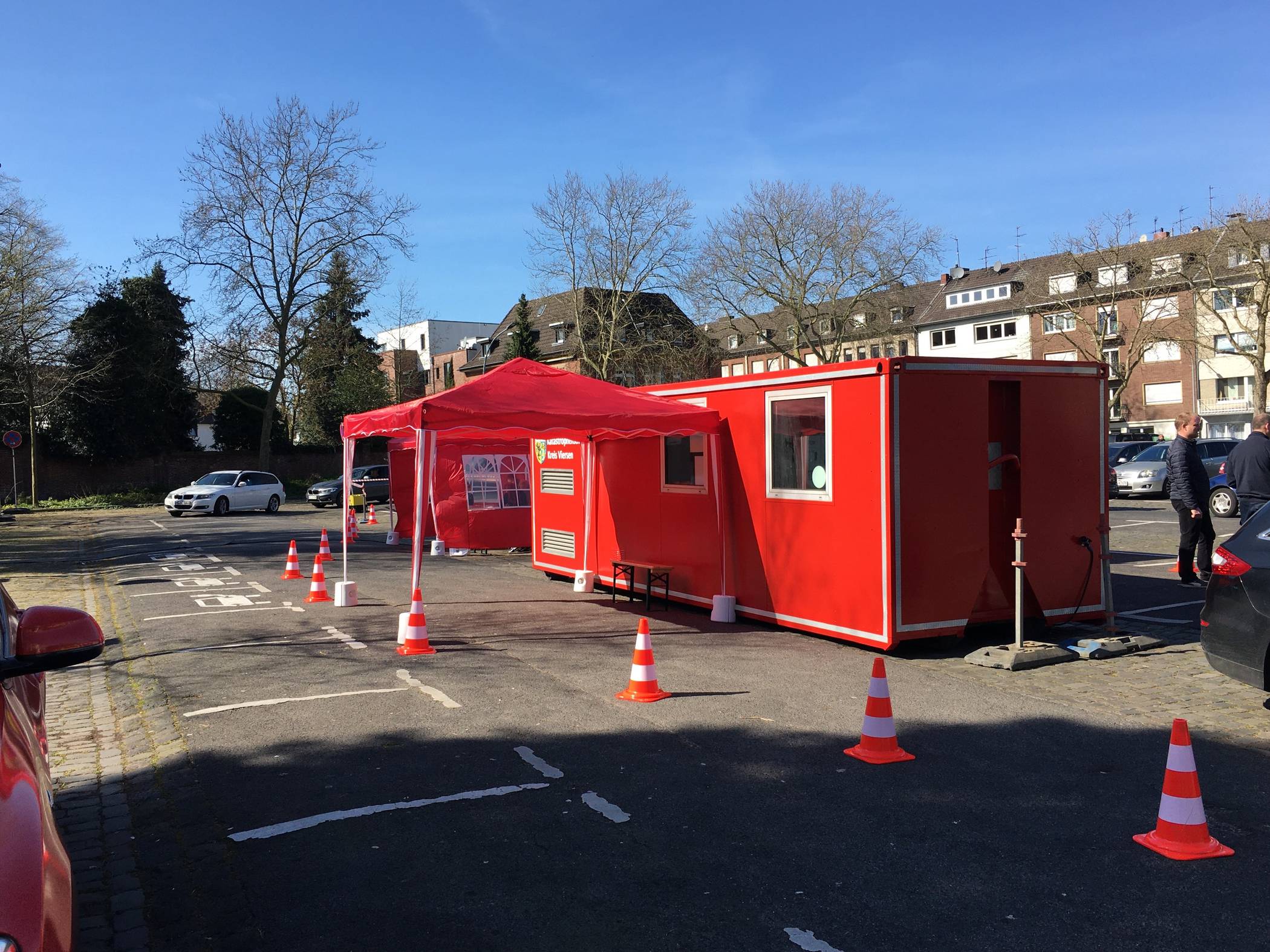  Das mobile Corona-Untersuchungszentrum am Viersener Standort. 