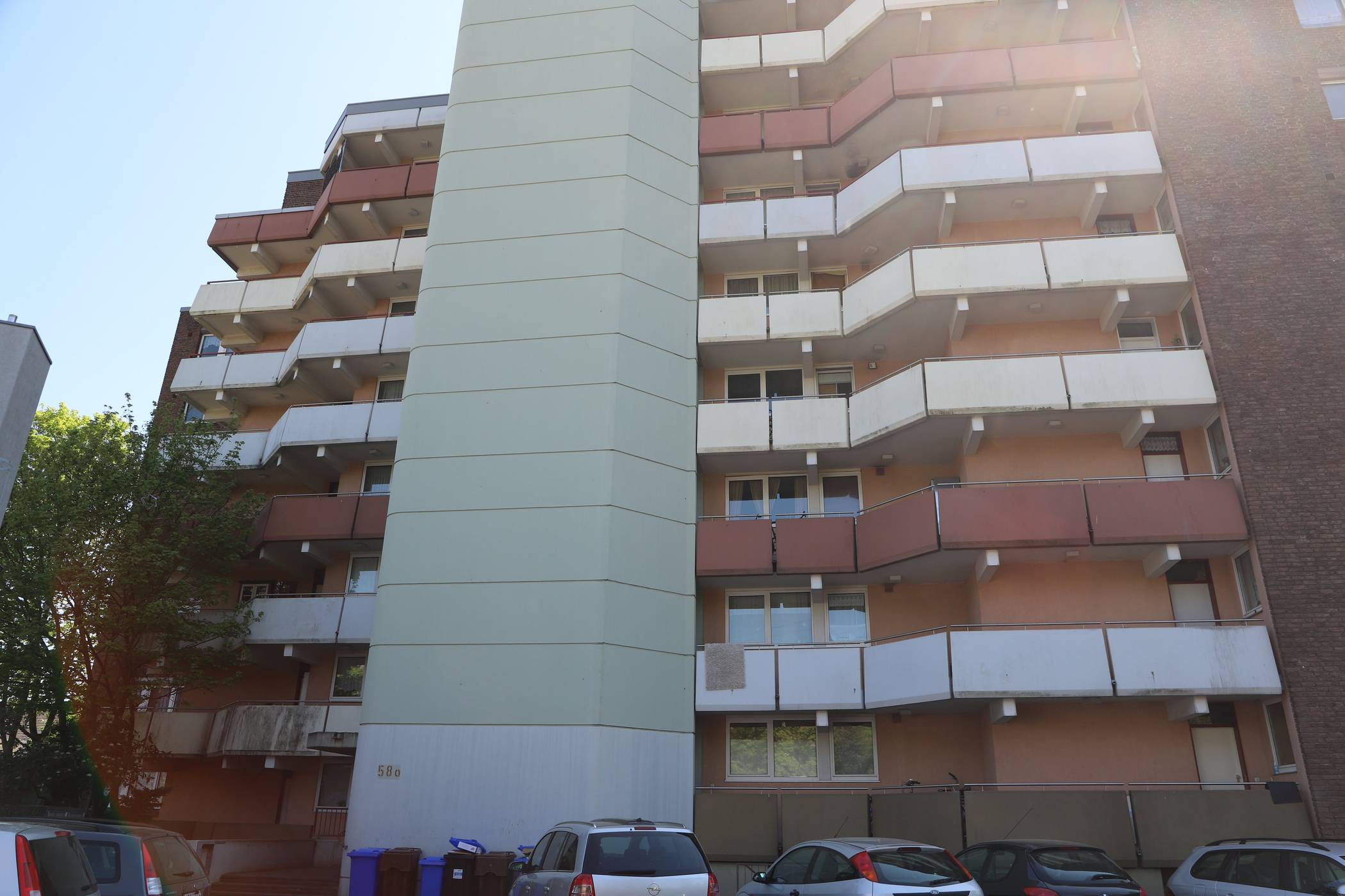  In diesem Haus in Hermges stellte der Notarzt den Tod des Fünfjährigen fest. Es besteht der Verdacht eines Tötungseliktes. 