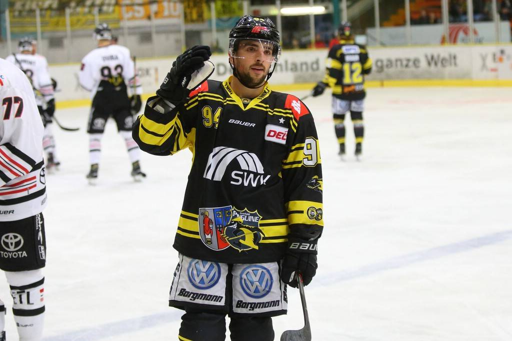 Eishockey: Verträge verlängert: Saponari und Besse bleiben in Krefeld