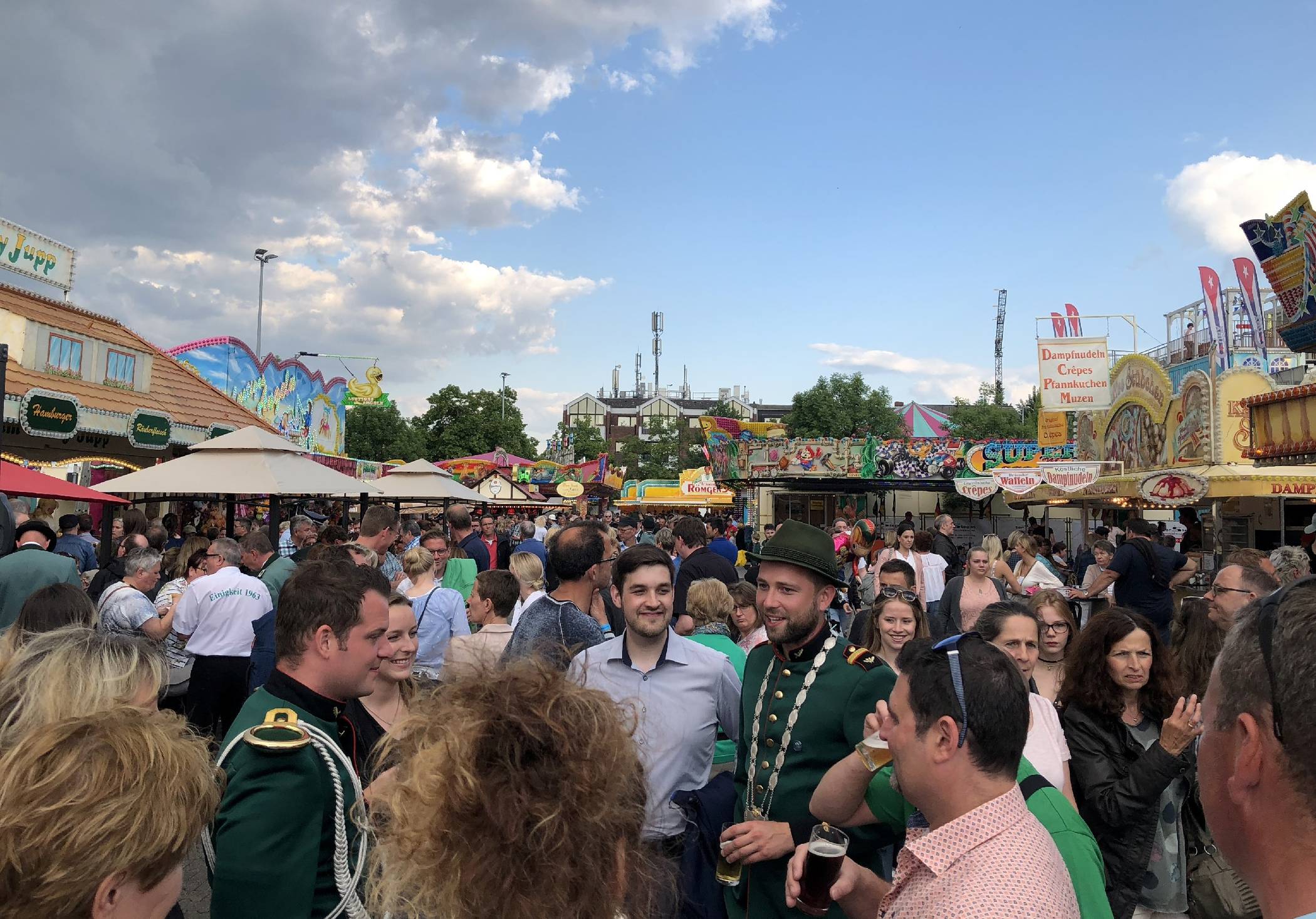  Schützenfeste wie das sehr beliebte Unges Pengste (Bild) in Korschenbroich wird es – zumindest bis Ende August – in der Region nicht geben. 