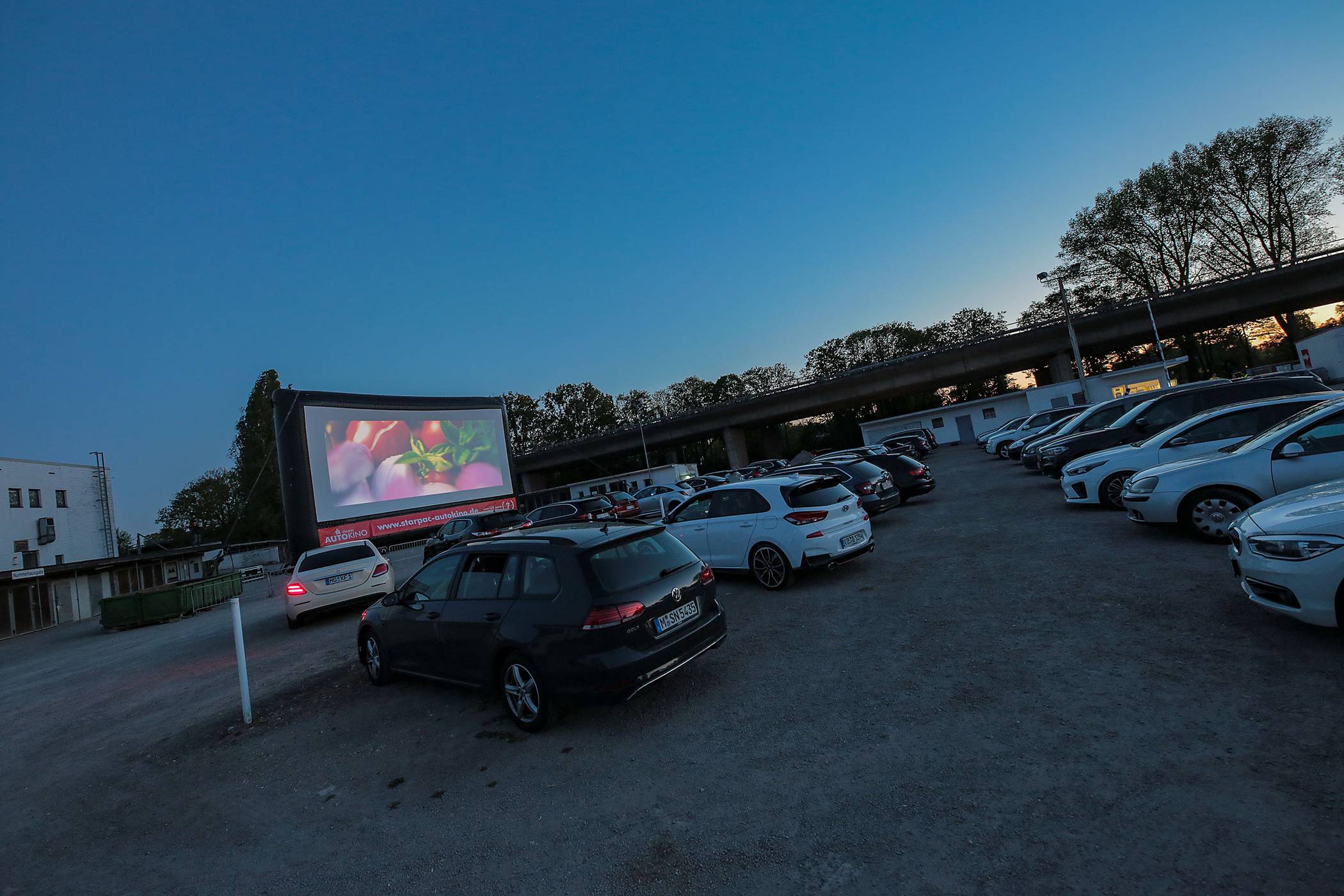  Ab Ende Mai sollen im starpac Autokino nicht mehr nur Filme gezeigt werden, auch Auftritte von Comedians gibt es dann. 