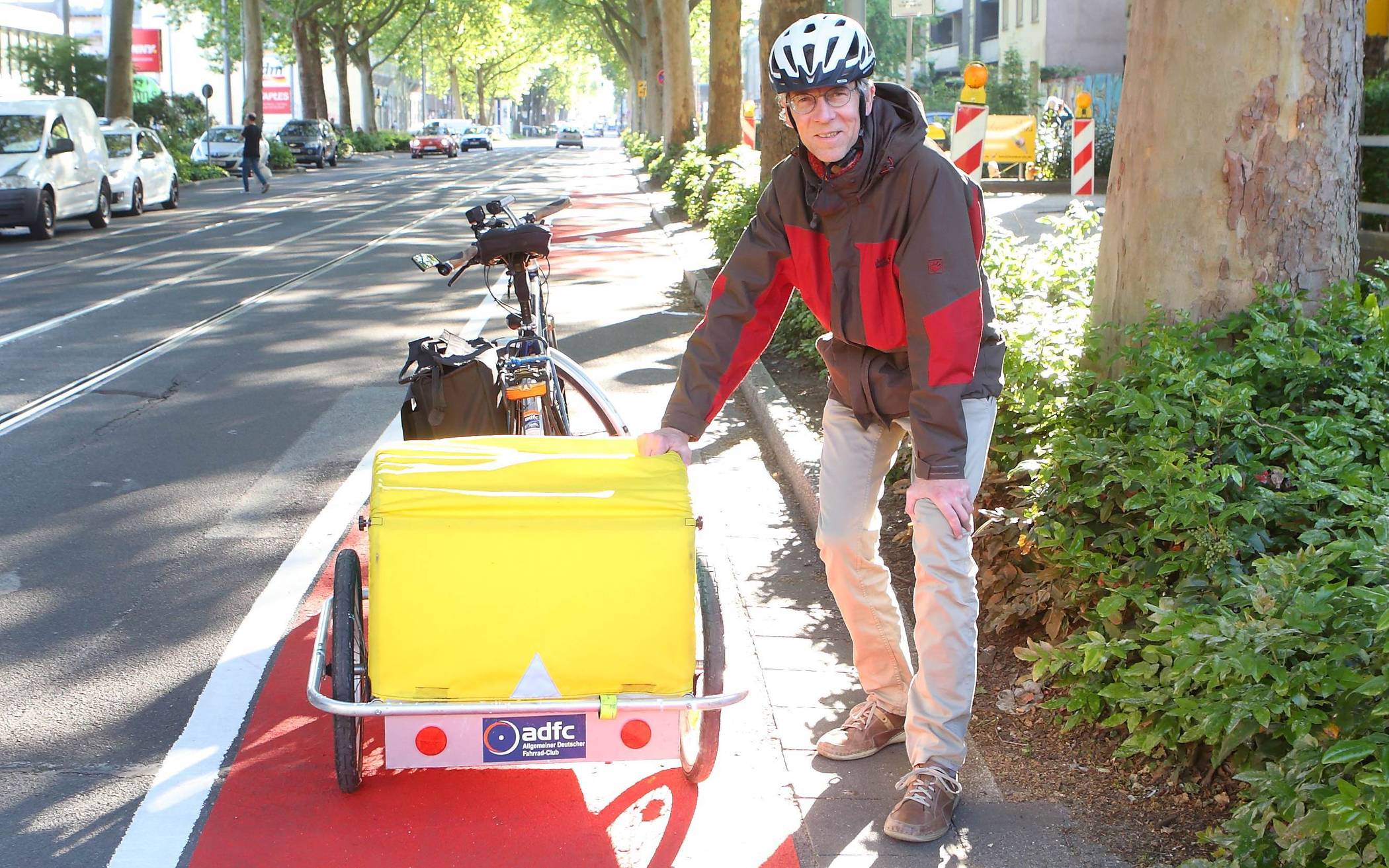  Andreas Domanski, Vorsitzender des ADFC Krefeld-Viersen, sieht bei der Qualität der Radwege noch Nachholbedarf.           Foto: Samla 