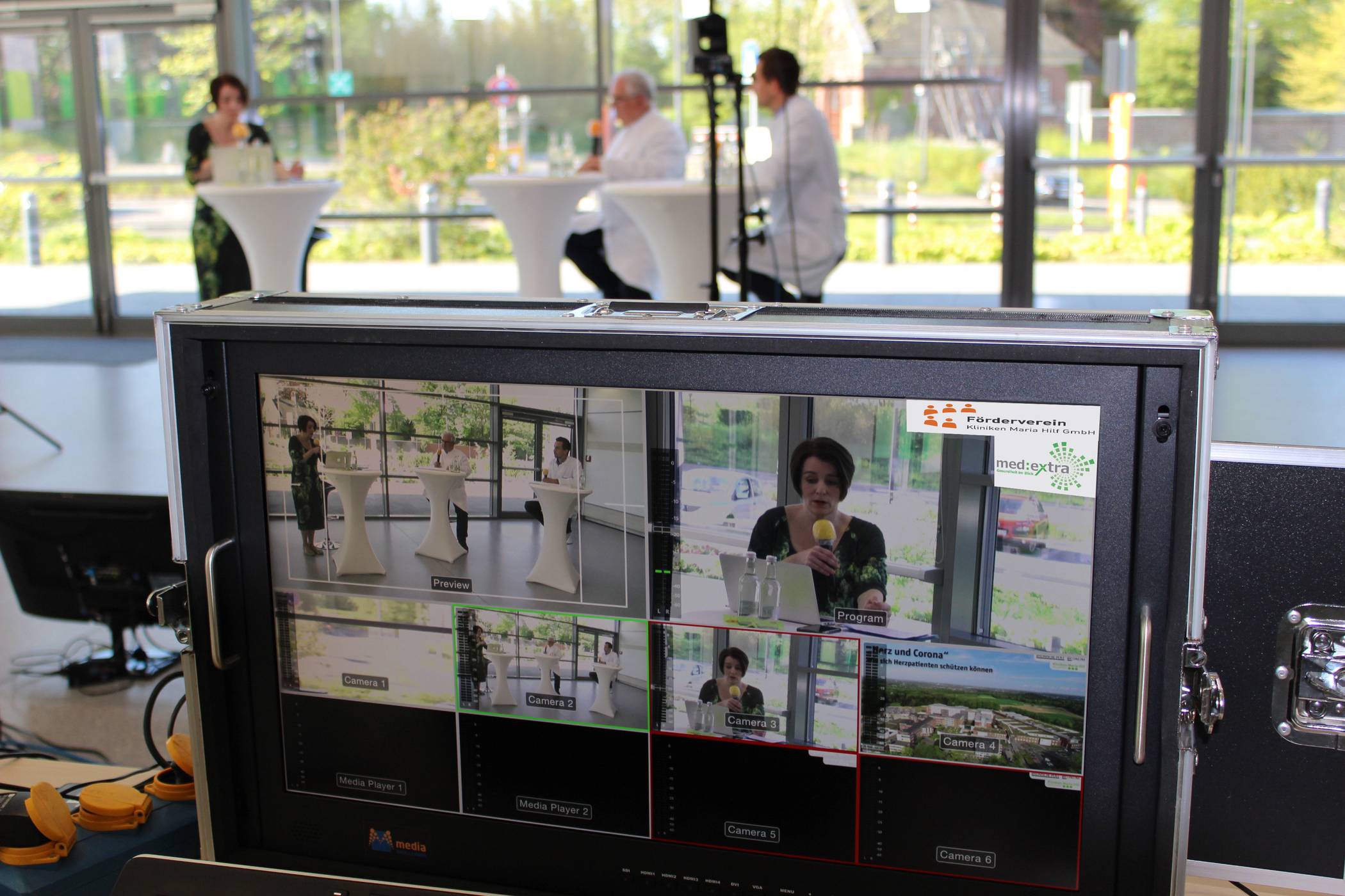 Experten kommen per Livestream zum Thema „Leben nach dem Schlaganfall“ zu den Patienten.