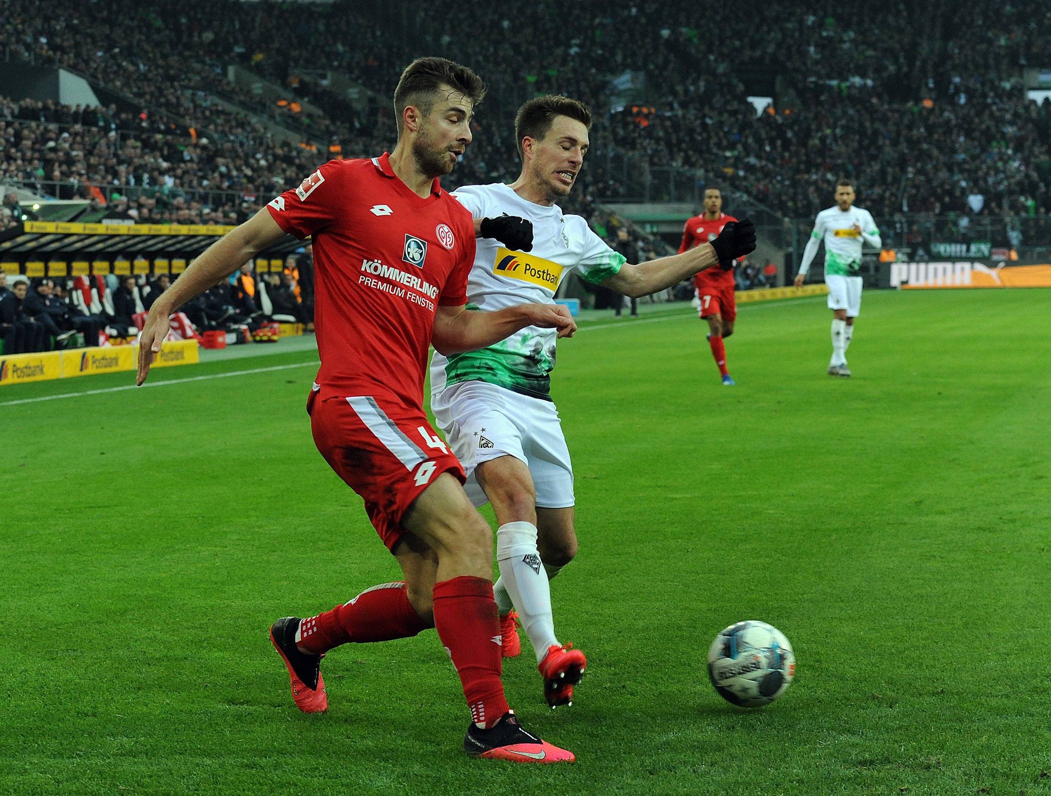 In den vergangenen beiden Spielen kam Patrick Herrmann (rechts) nur zu Kurzeinsätzen. Weil die Offensive gegen Bremen nicht überzeugte, könnte er gegen Berlin in die Startelf rutschen.